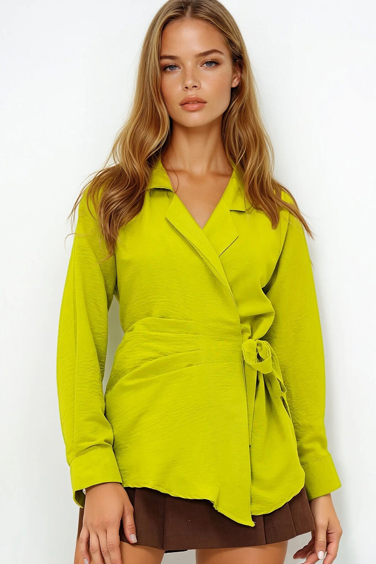 Yağ Yeşili Manşet Kollu Bağlama Detaylı Regular Normal Kalıp Dokuma Gömlek