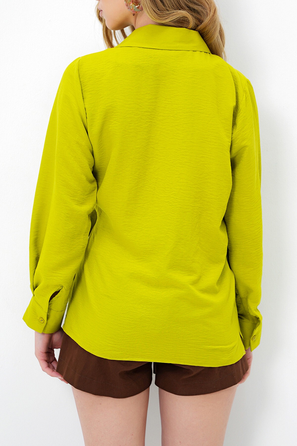 Yağ Yeşili Manşet Kollu Bağlama Detaylı Regular Normal Kalıp Dokuma Gömlek