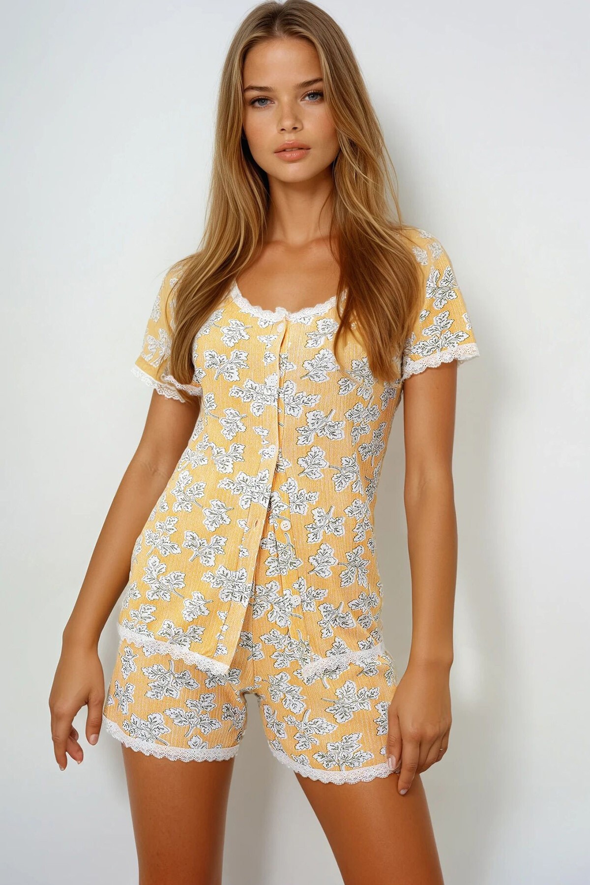 Yaprak Desenli Hardal Fisto Detaylı Pamuklu Geniş Yaka Gömlek Ve Şortlu Pijama Takımı