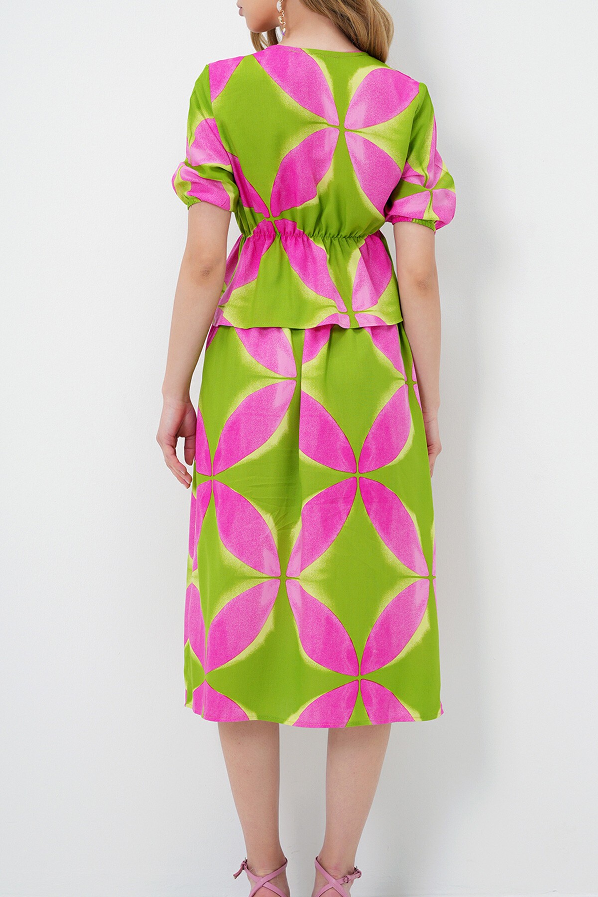 Yeşil Bağcık Detaylı Bluz Ve Etek Takım