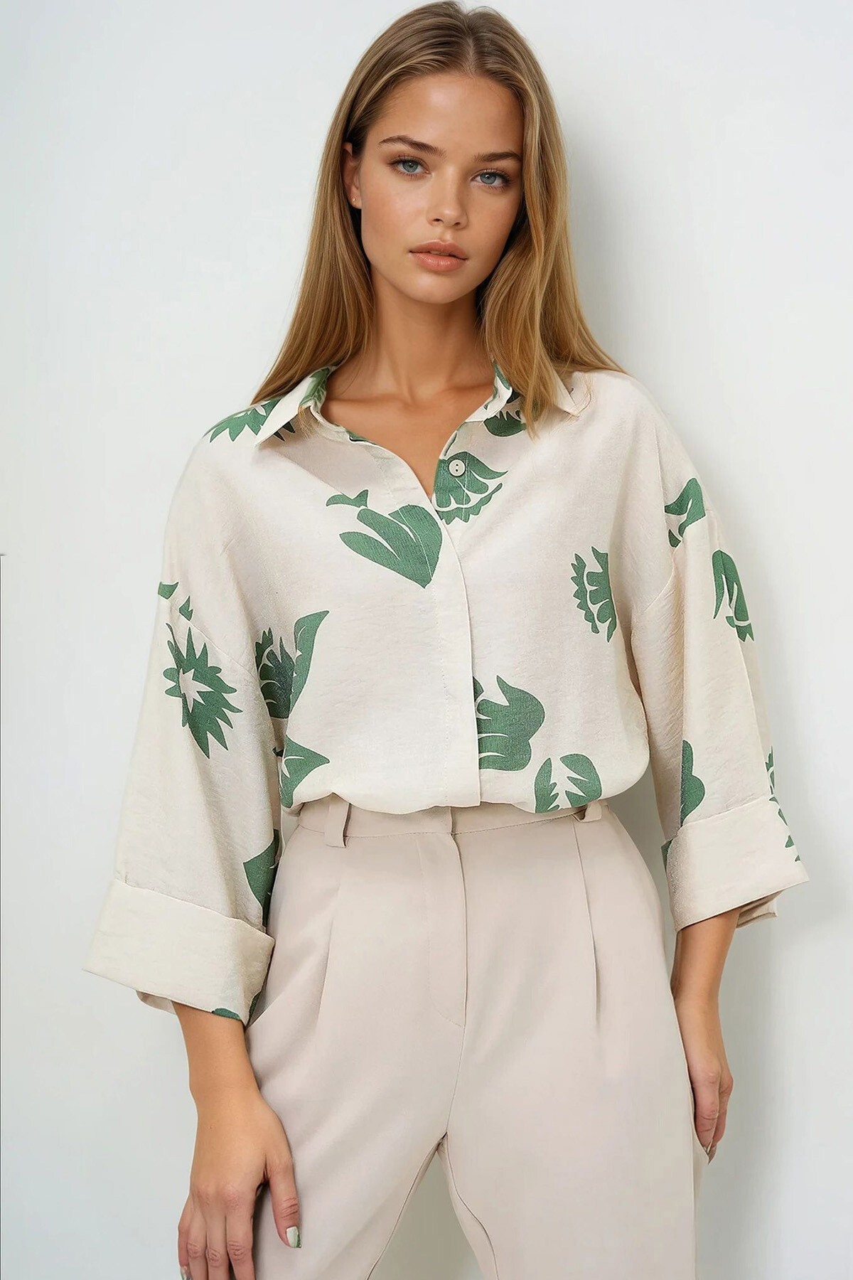 Yeşil Bej Double Manşetli Yaprak Desenli Dokuma Gömlek