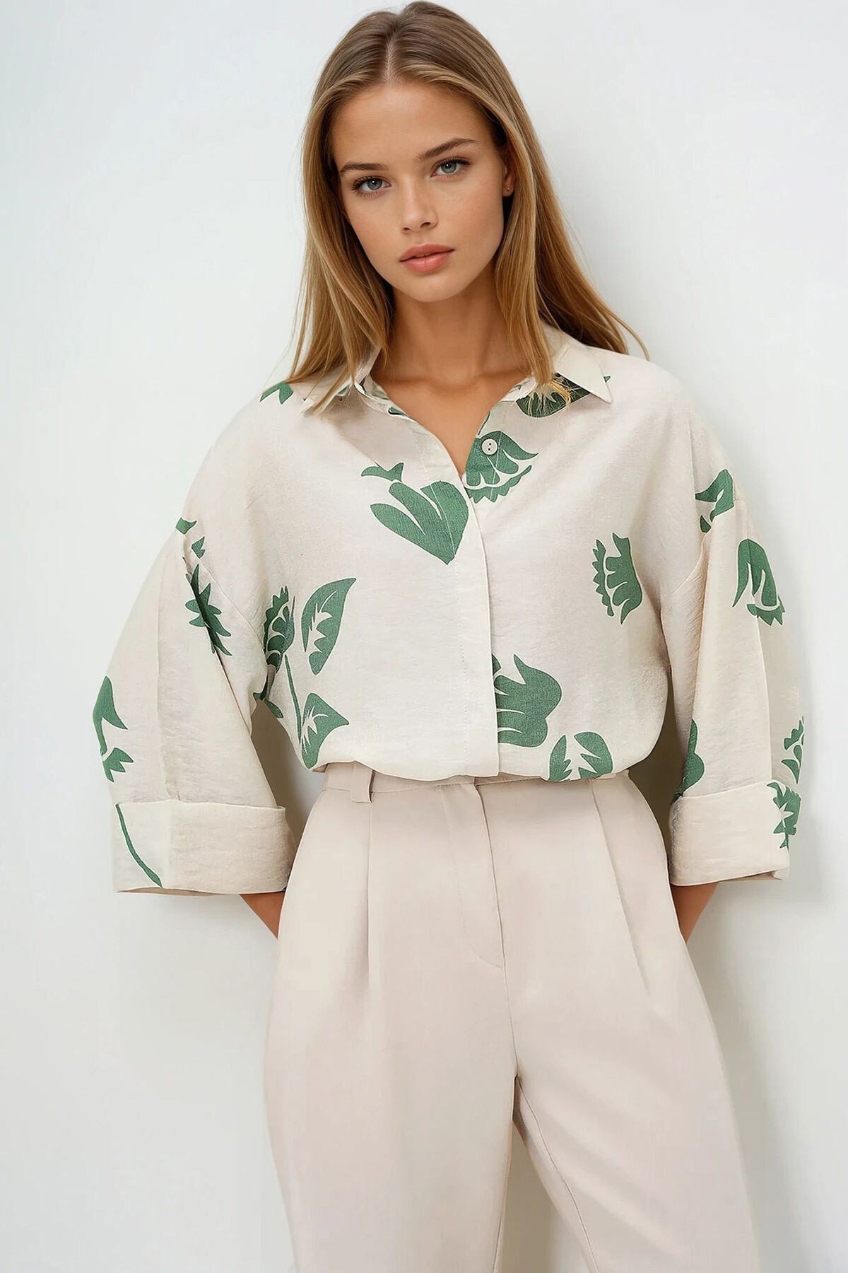 Yeşil Bej Double Manşetli Yaprak Desenli Dokuma Gömlek