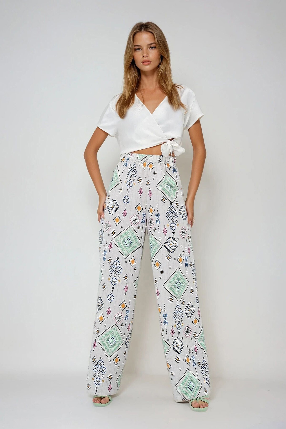 Yeşil Etnik Desenli Beli Lastikli Keten Pantolon