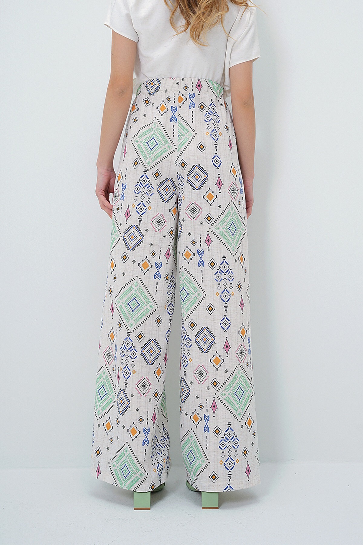 Yeşil Etnik Desenli Beli Lastikli Keten Pantolon