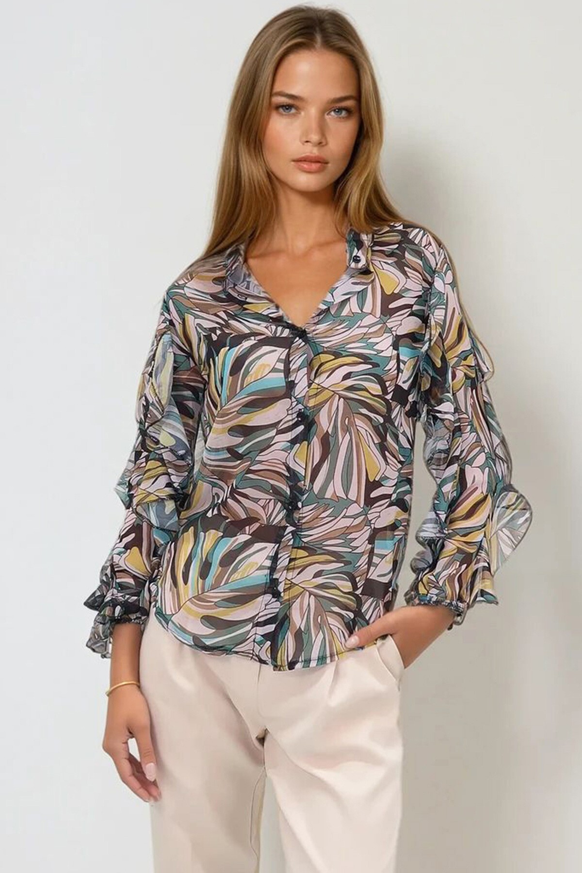 Yeşil Hakim Yaka Kolları Volanı Desenli Şifon Gömlek