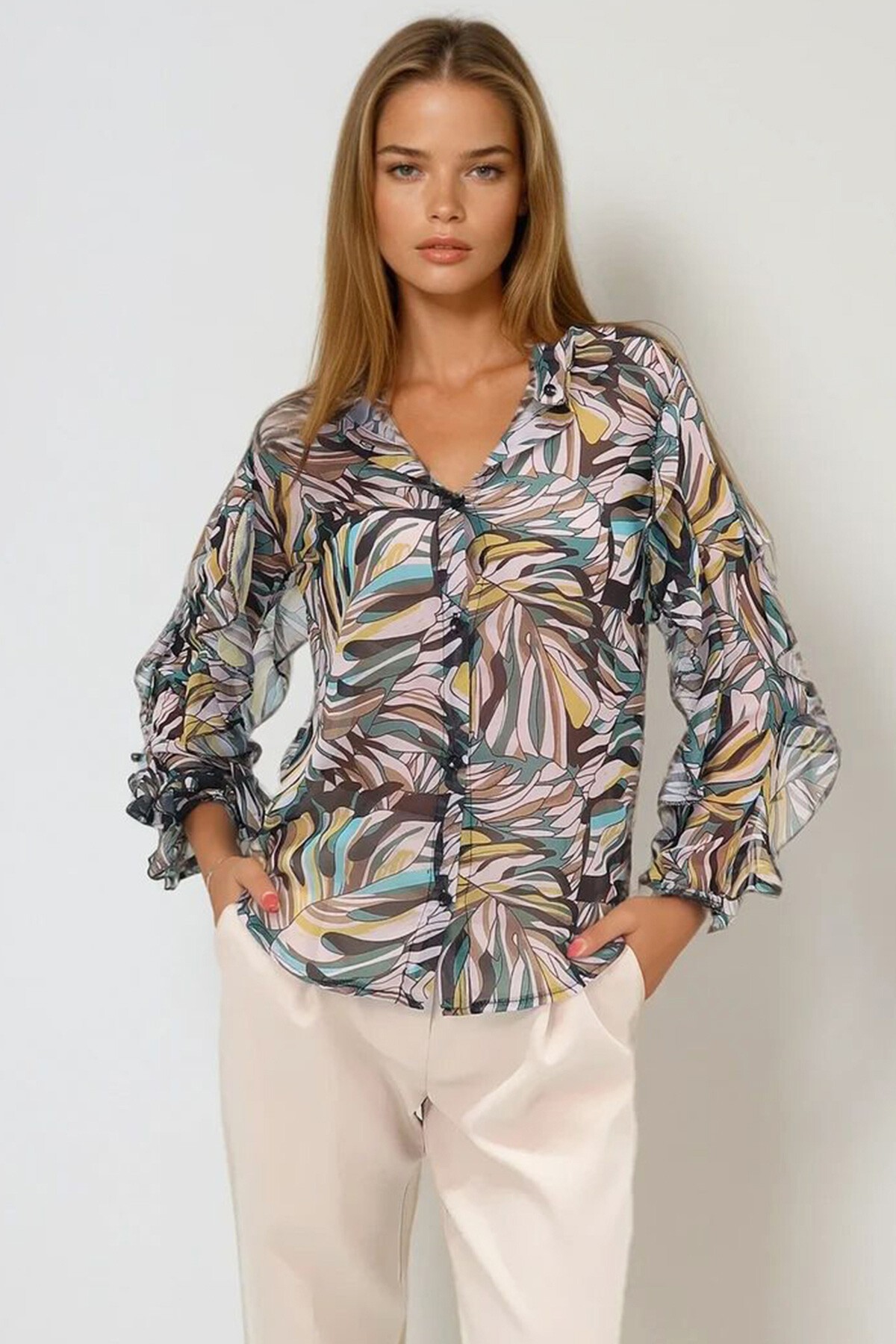 Yeşil Hakim Yaka Kolları Volanı Desenli Şifon Gömlek