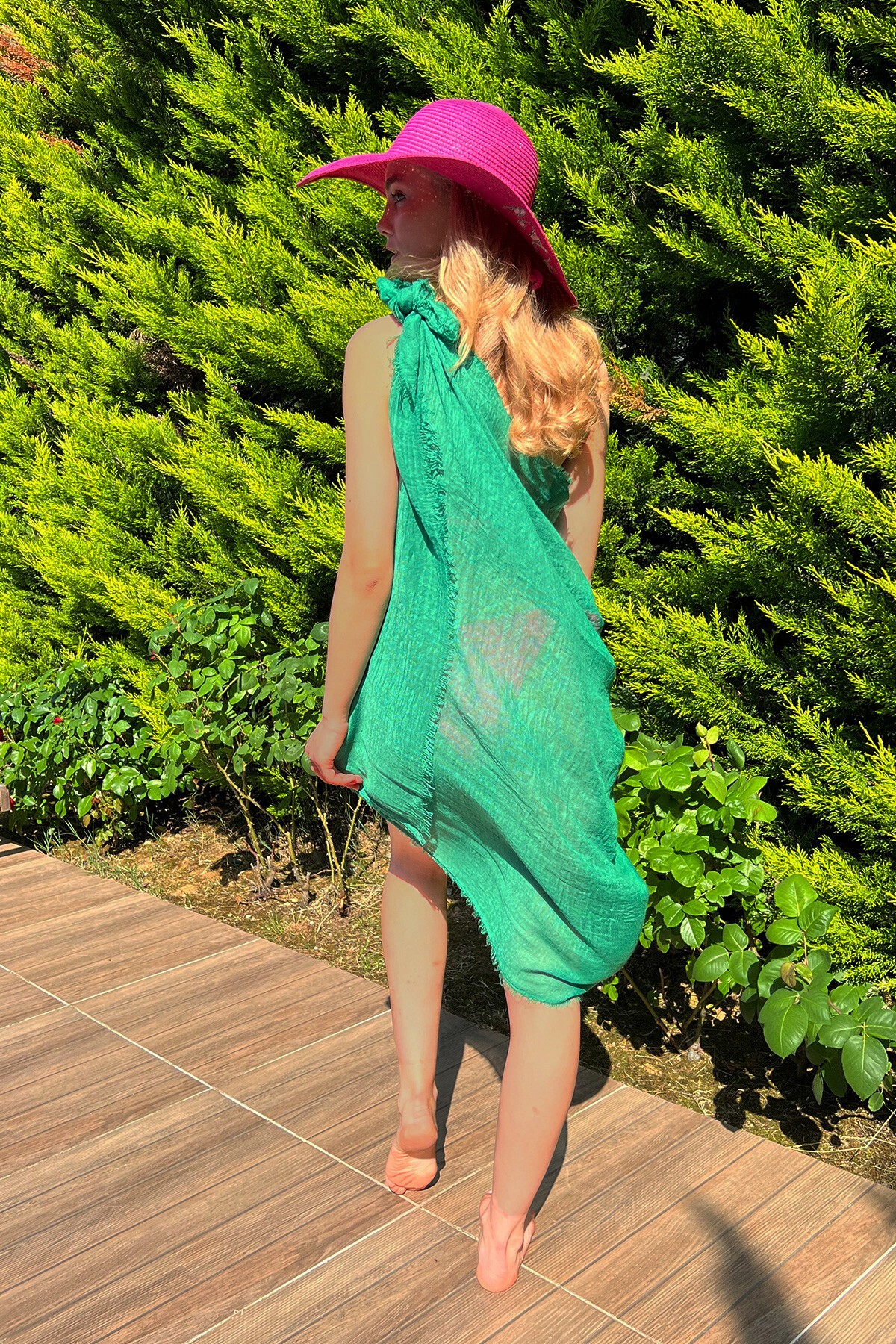 Yeşil Kolsuz Püsküllü Pareo