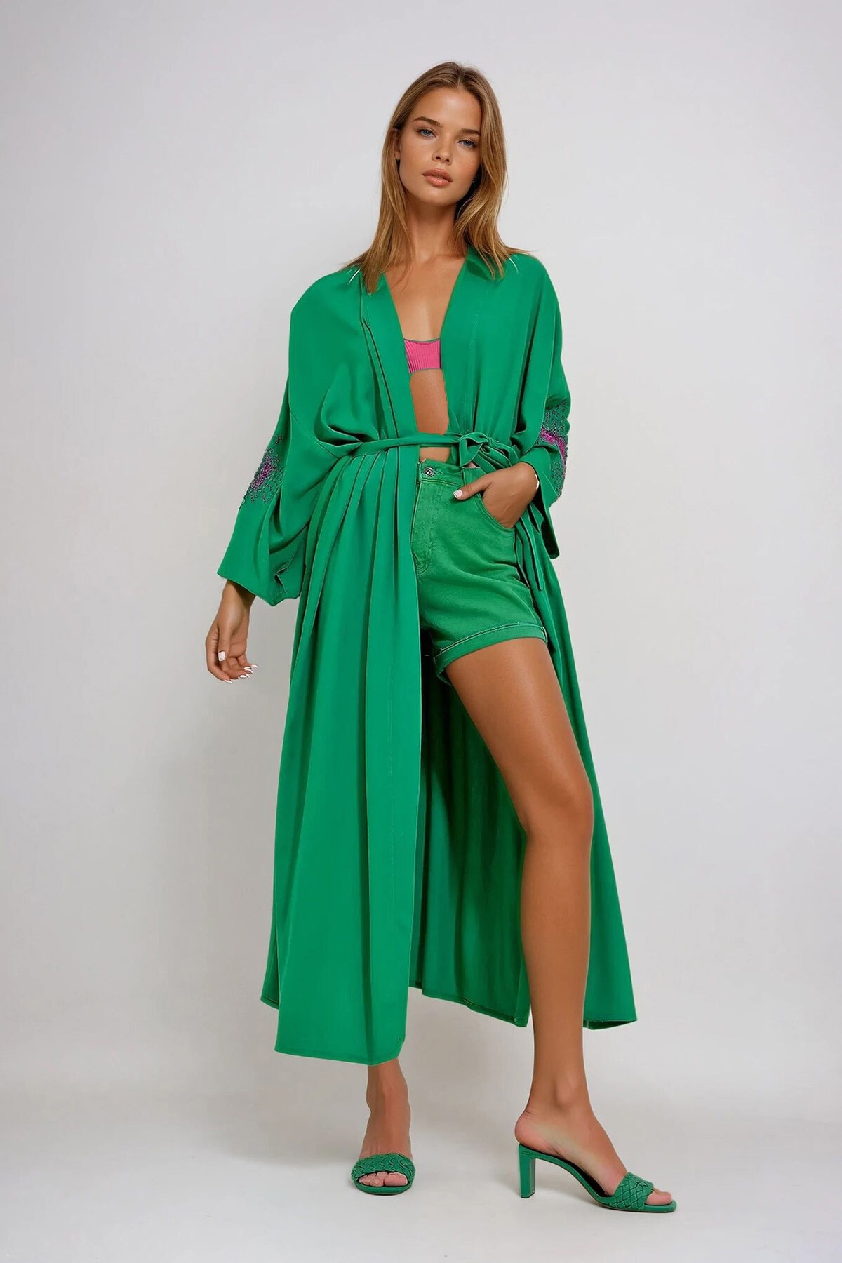 Yeşil Sırtı Ve Kolları Sim Nakışlı Beli Kemerli Maxiboy Kimino Kaftan
