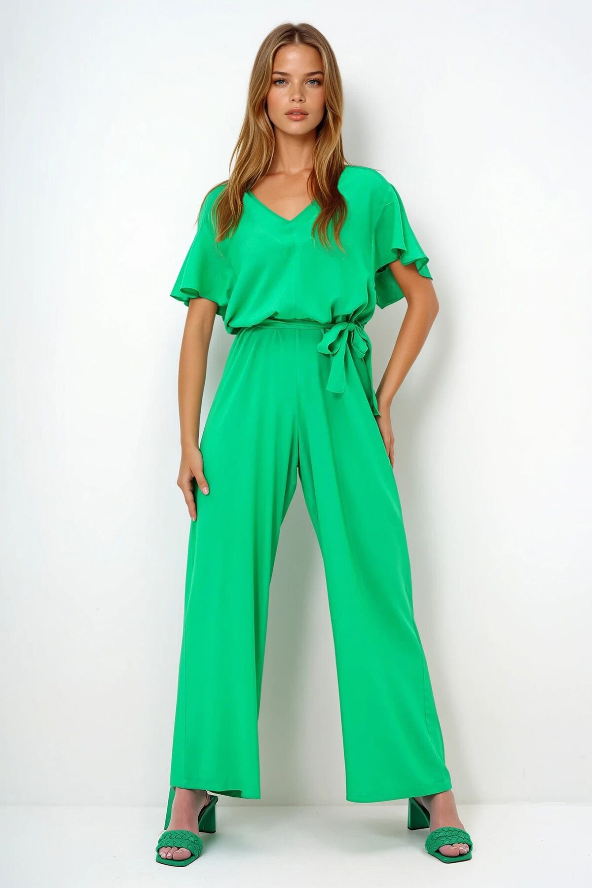 Yeşil V Yaka Kolları Volanlı Kendinden Kuşaklı Dokuma Yazlık Tulum