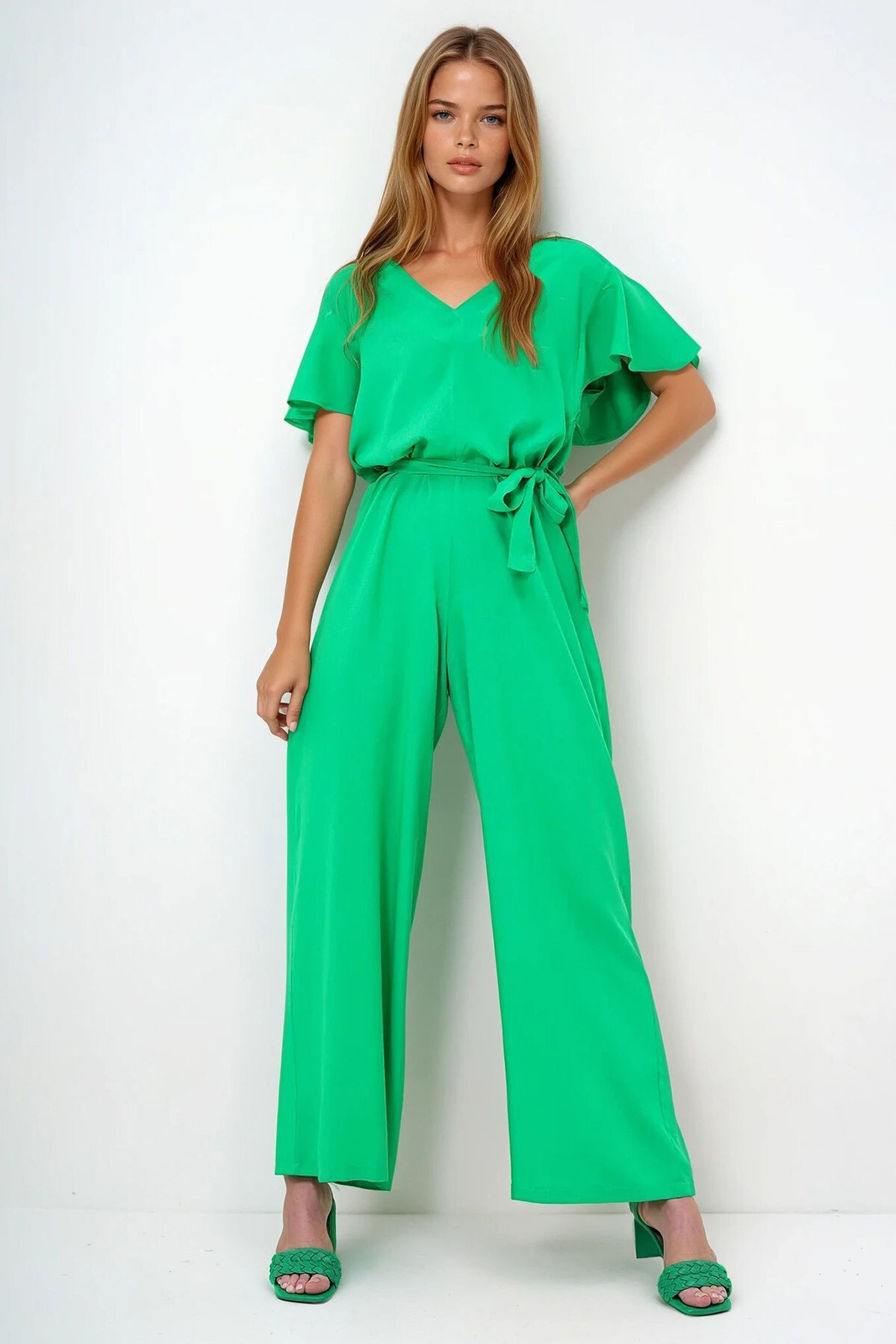 Yeşil V Yaka Kolları Volanlı Kendinden Kuşaklı Dokuma Yazlık Tulum