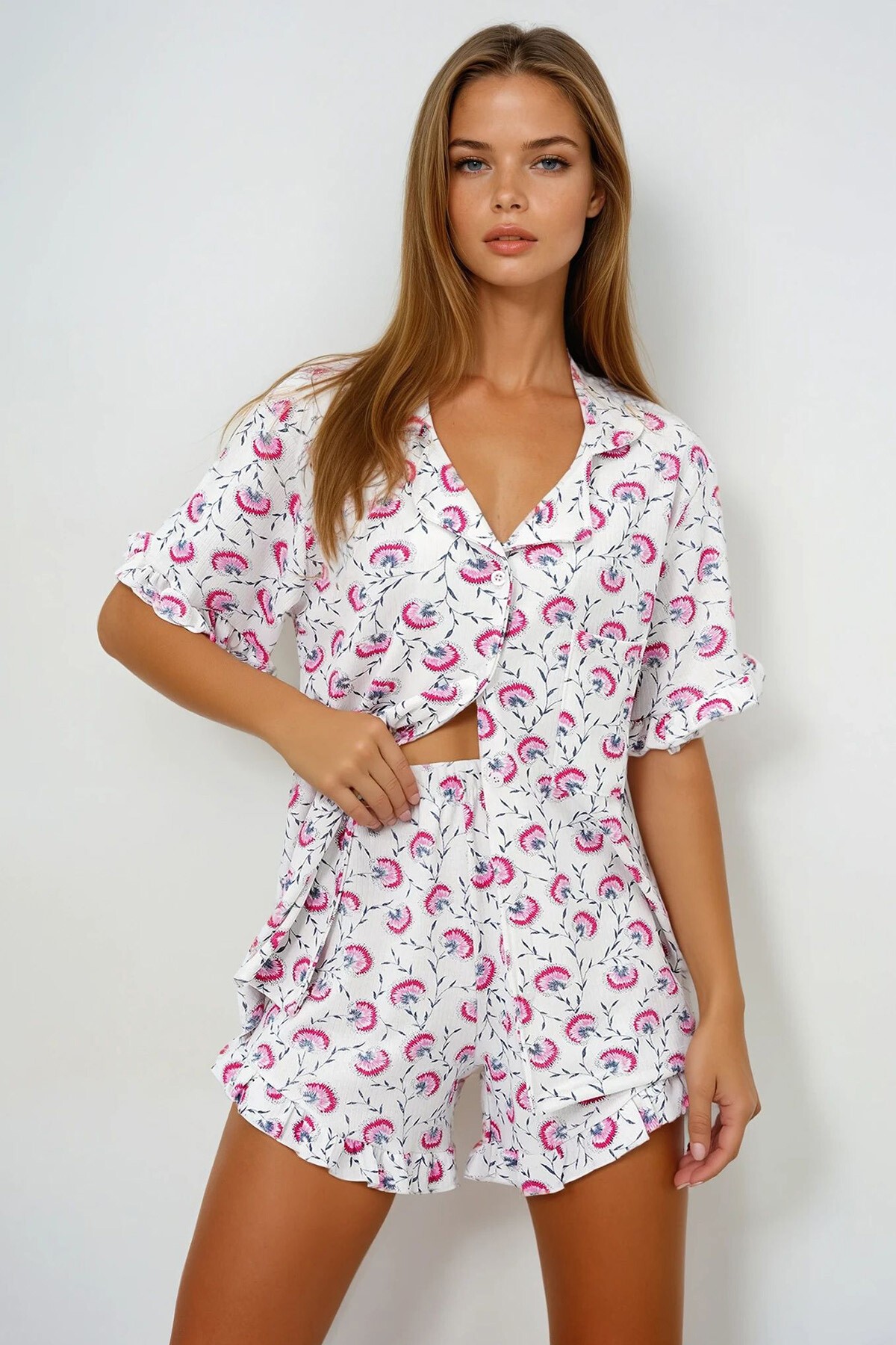 Zambak Kırmızı Tek Cepli Kolları Ve Paçası Fırfırlı Pamuklu Gömlek Ve Şortlu Pijama Takımı