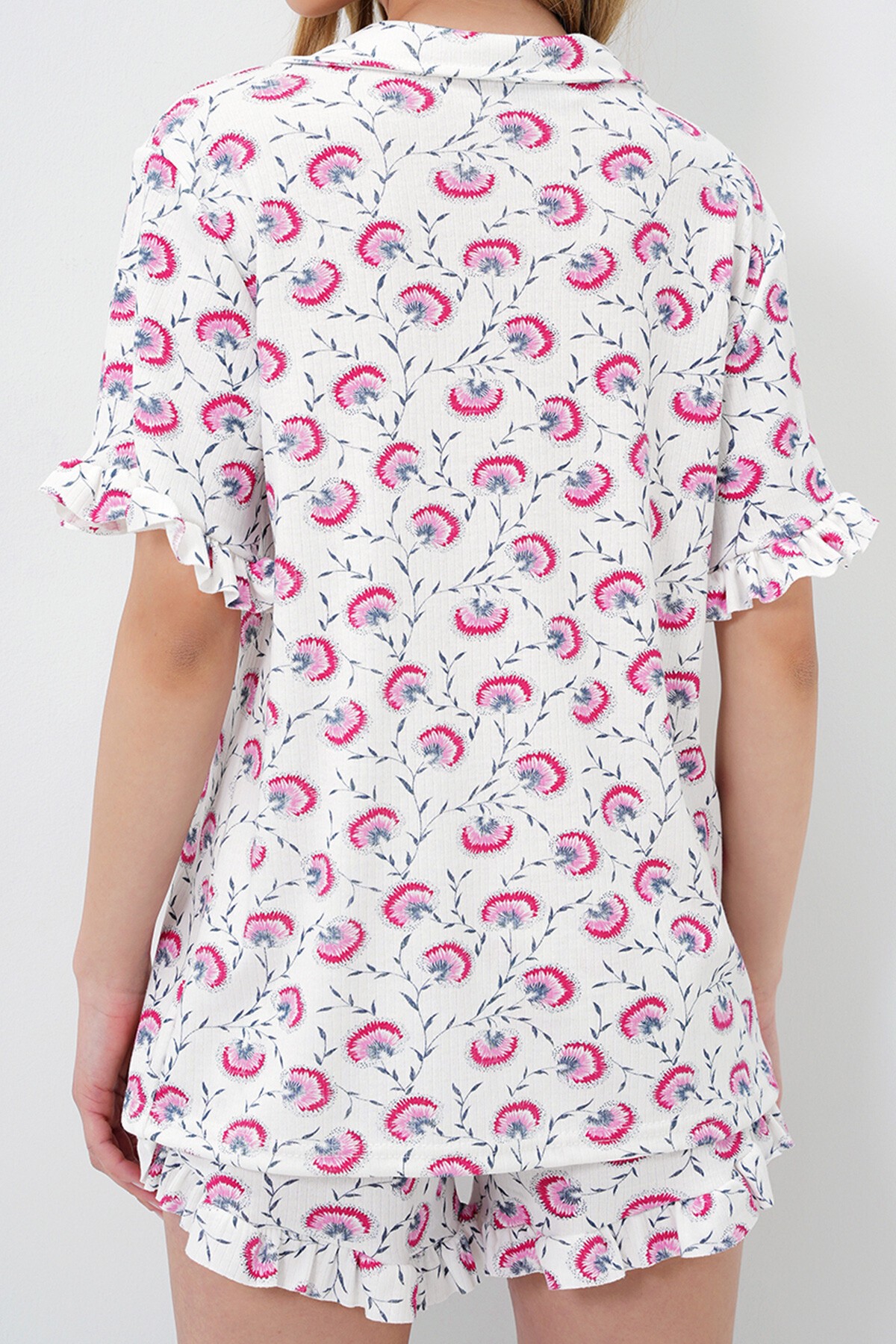 Zambak Kırmızı Tek Cepli Kolları Ve Paçası Fırfırlı Pamuklu Gömlek Ve Şortlu Pijama Takımı