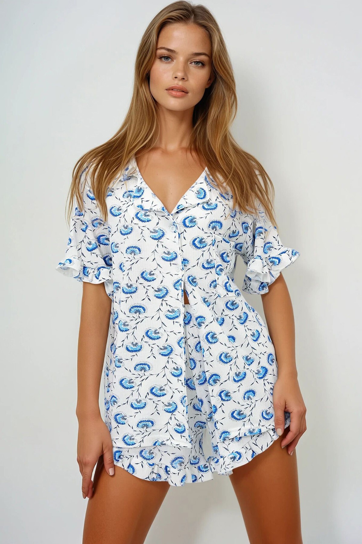 Zambak Mavi Tek Cepli Kolları Ve Paçası Fırfırlı Pamuklu Gömlek Ve Şortlu Pijama Takımı