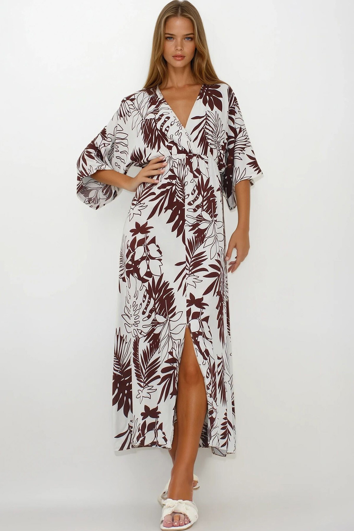 Acı Kahve Kruvaze Yaka Beli Lastikli Yarasa Kol Yırtmaç Detaylı Dokuma Maxi Boy Elbise