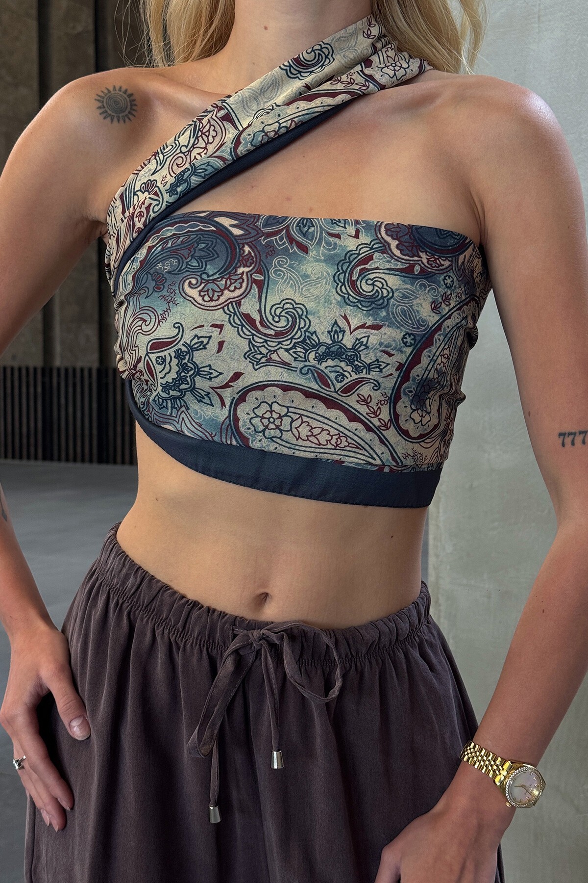 Antrasit Etnik Desenli Fular Büstiyer