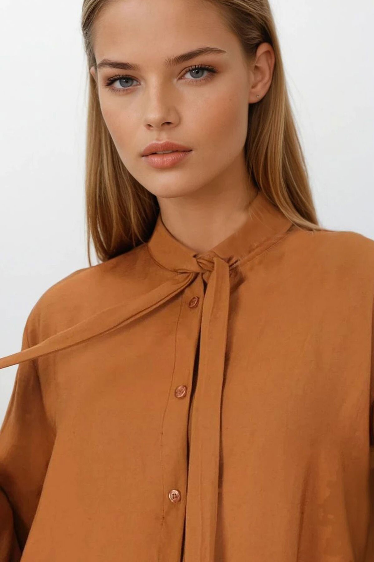 Kahverengi Yakası Bağlamalı Oversize Gömlek