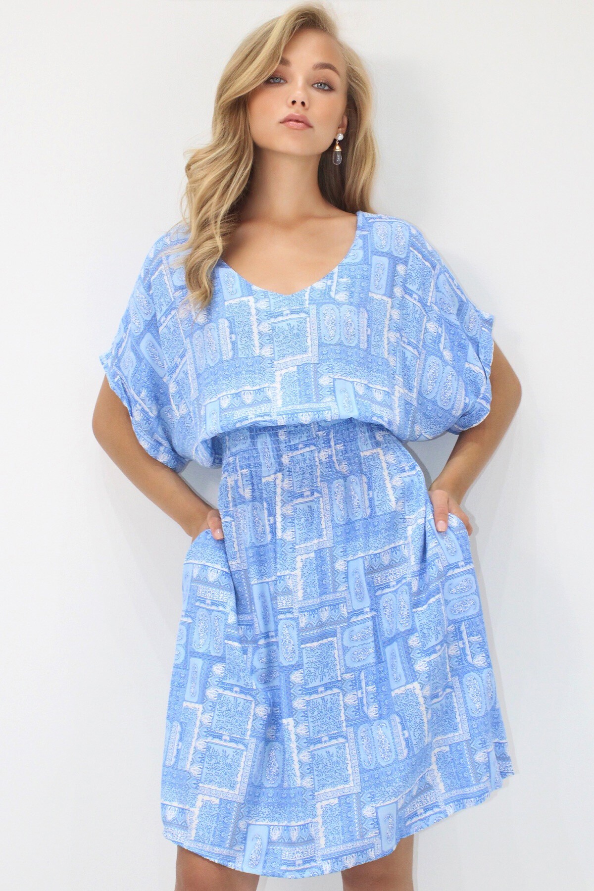 Bebe Mavi V Yaka Çift Cepli Etnik Desenli Beli Gipeli Dokuma Viskon Elbise