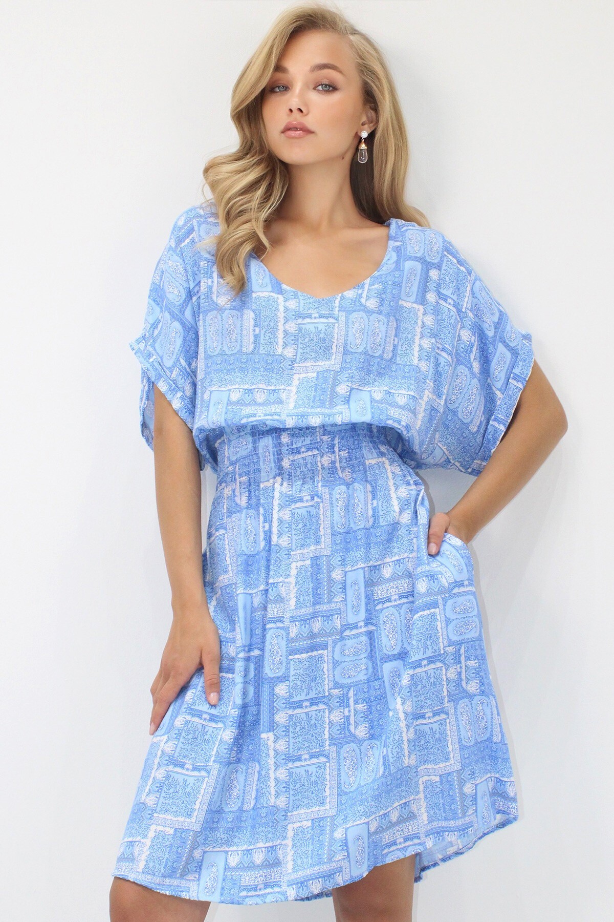 Bebe Mavi V Yaka Çift Cepli Etnik Desenli Beli Gipeli Dokuma Viskon Elbise