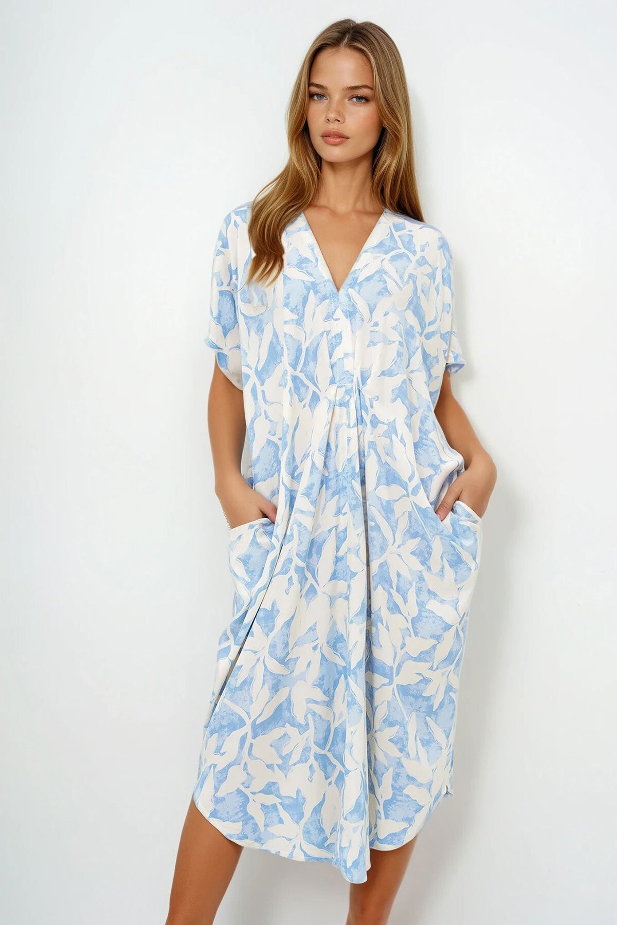 Bebe Mavi V Yaka Desenli Yazlık Maxi Boy Dokuma Elbise