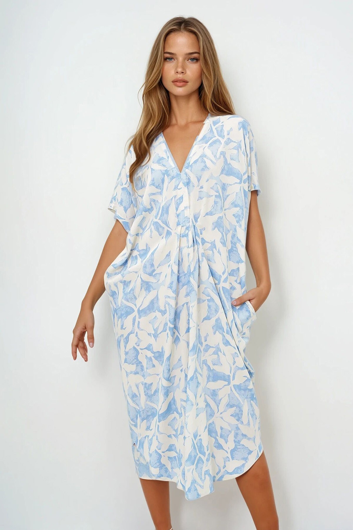 Bebe Mavi V Yaka Desenli Yazlık Maxi Boy Dokuma Elbise