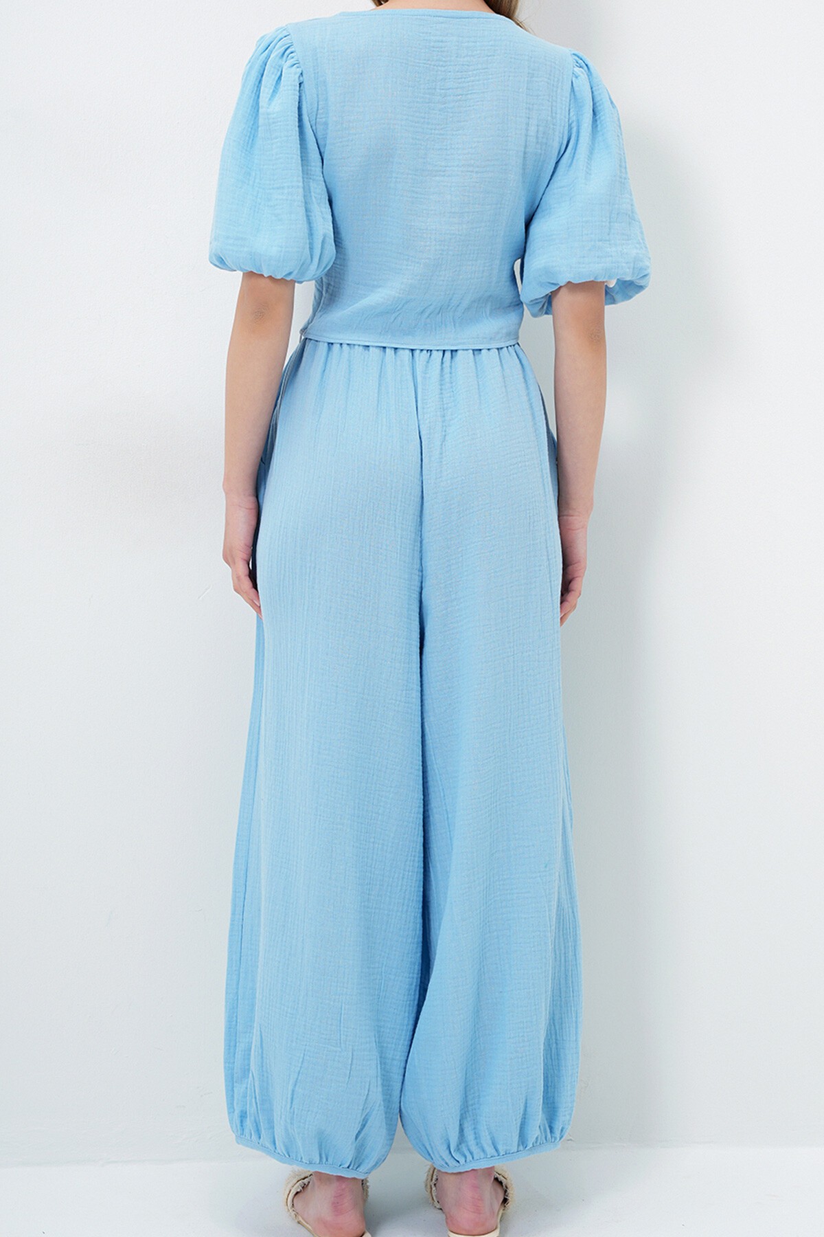 Bebe Mavi V Yaka Önü Burgulu Balon Kol Müslin Bluz Ve Şalvar Kesim Pantolon Takım