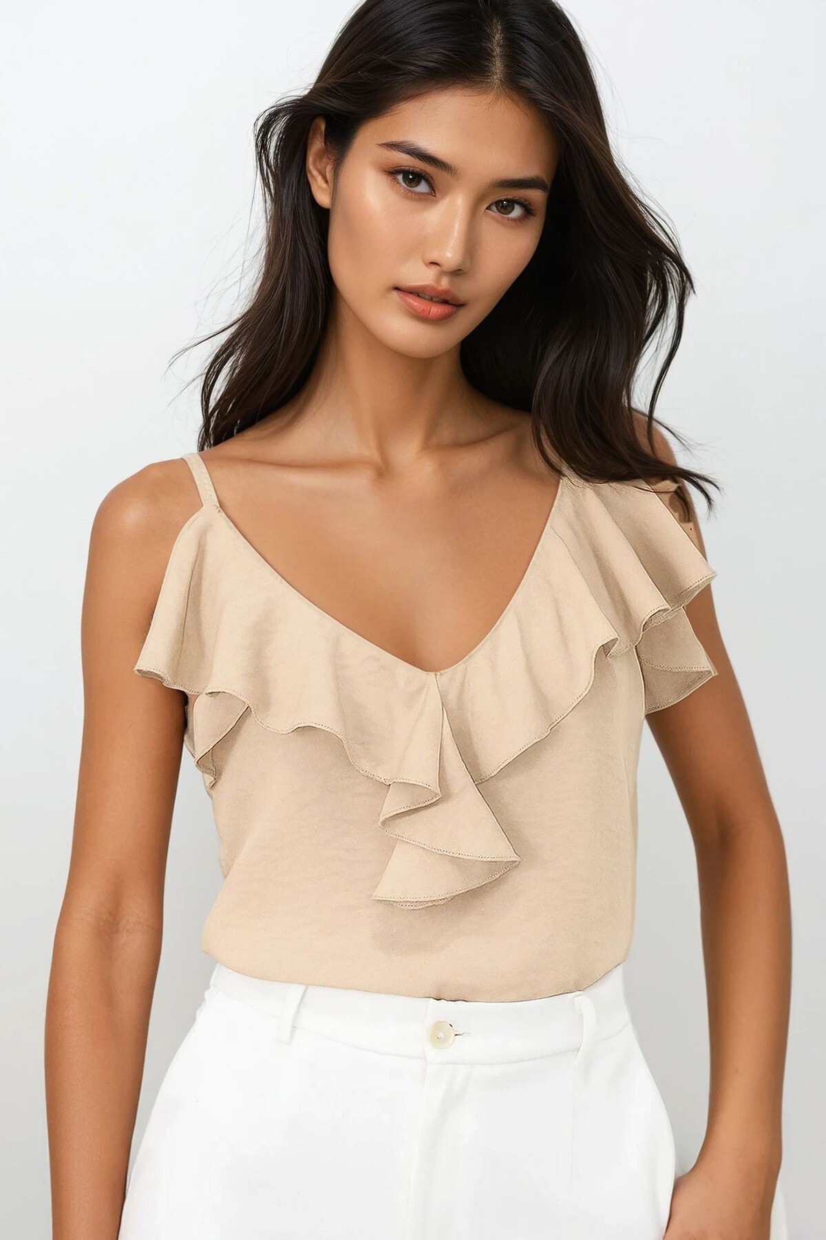 Bej Ayarlanabilir Askılı Önü Fırfırlı Aerobin Bluz