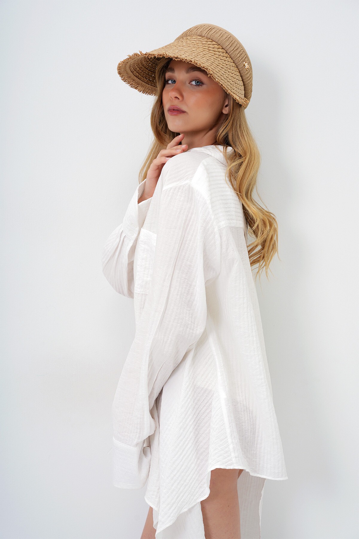 Bej Ayarlanabilir Bantlı Püskül Detaylı Vizör Şapka