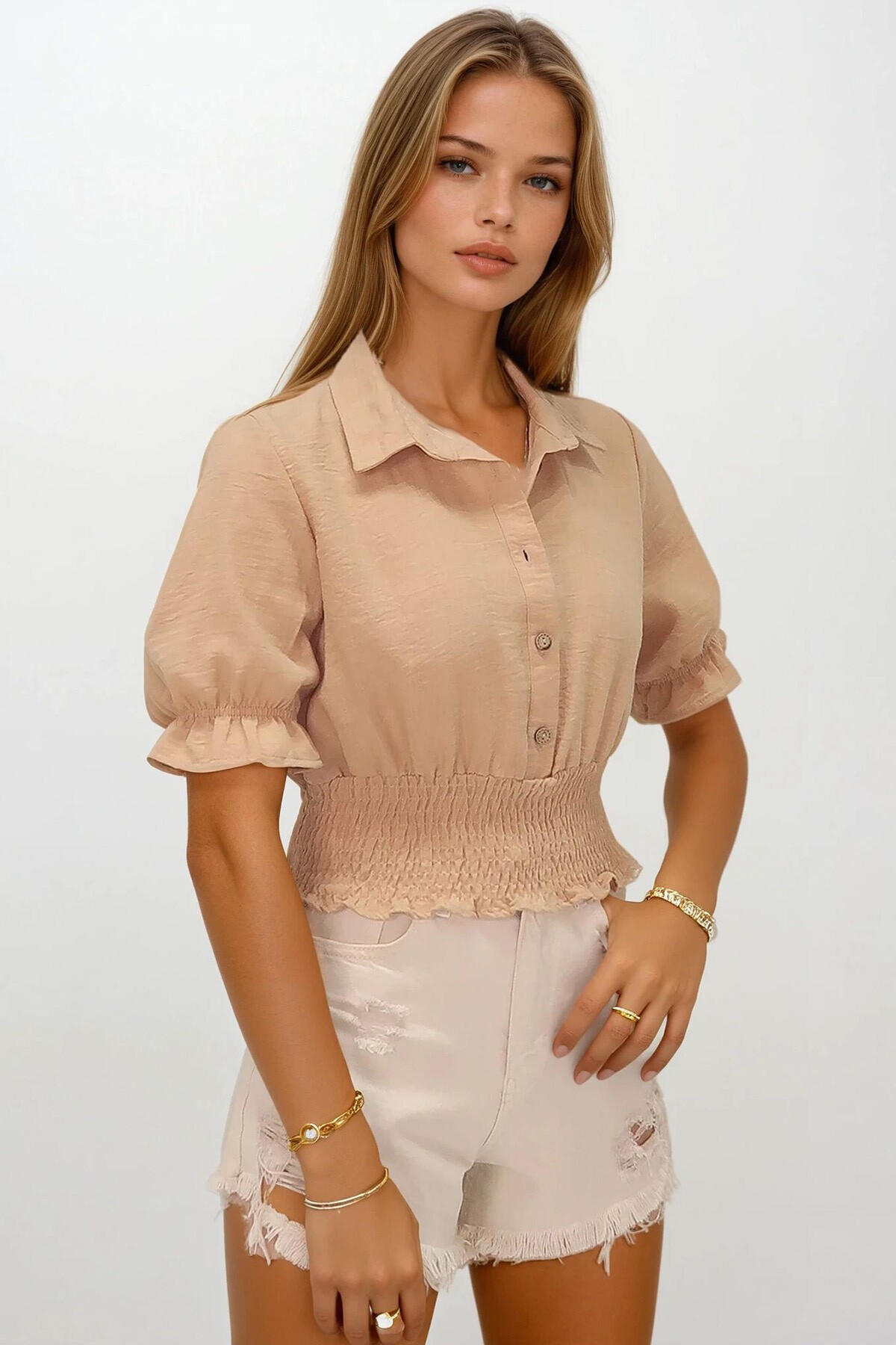 Bej Beli Lastikli Düğme Kapamalı Gömlek Yaka Bluz