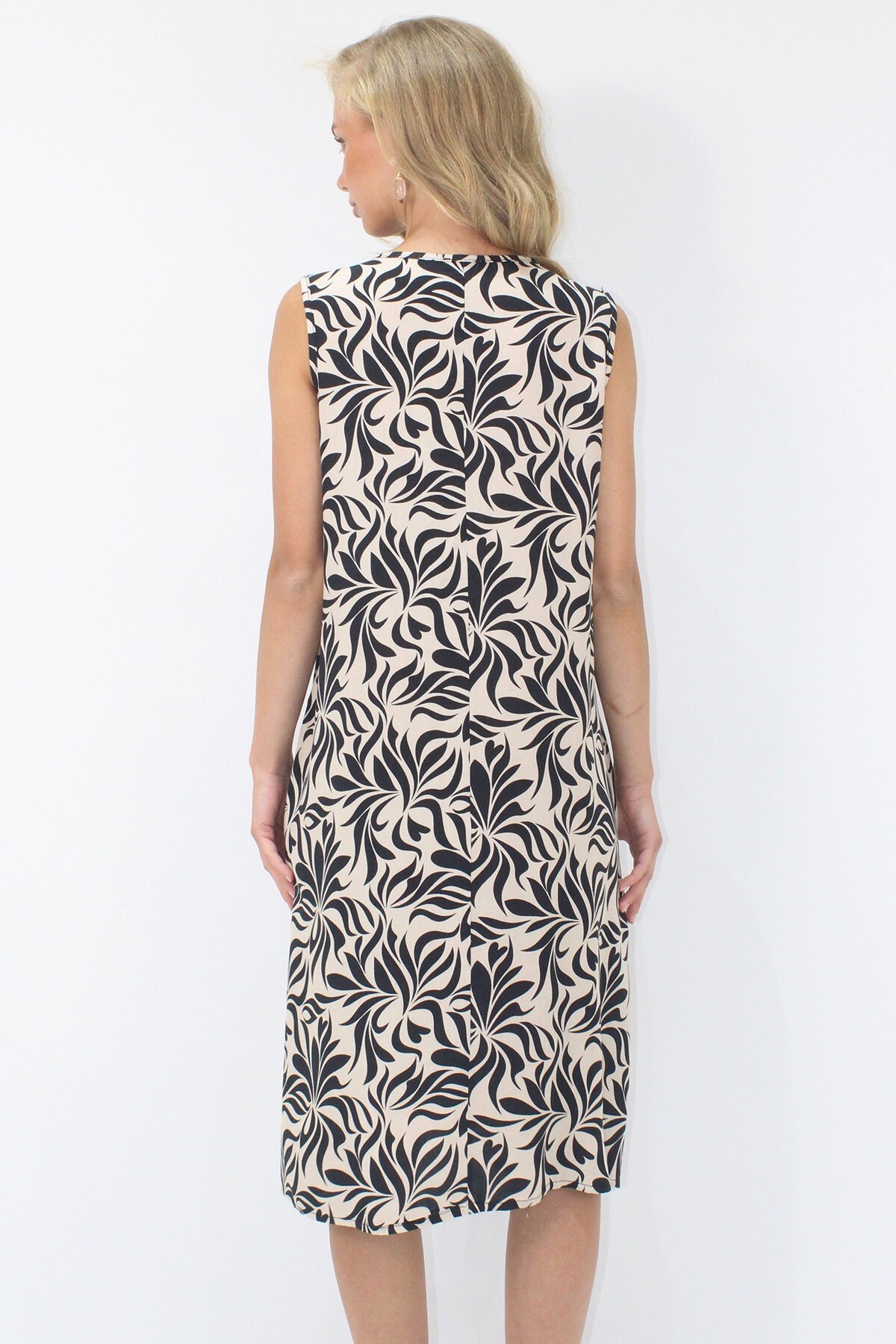 Bej Bisiklet Yaka Bağlama Detaylı Desenli Çift Cepli Dokuma Viskon Elbise