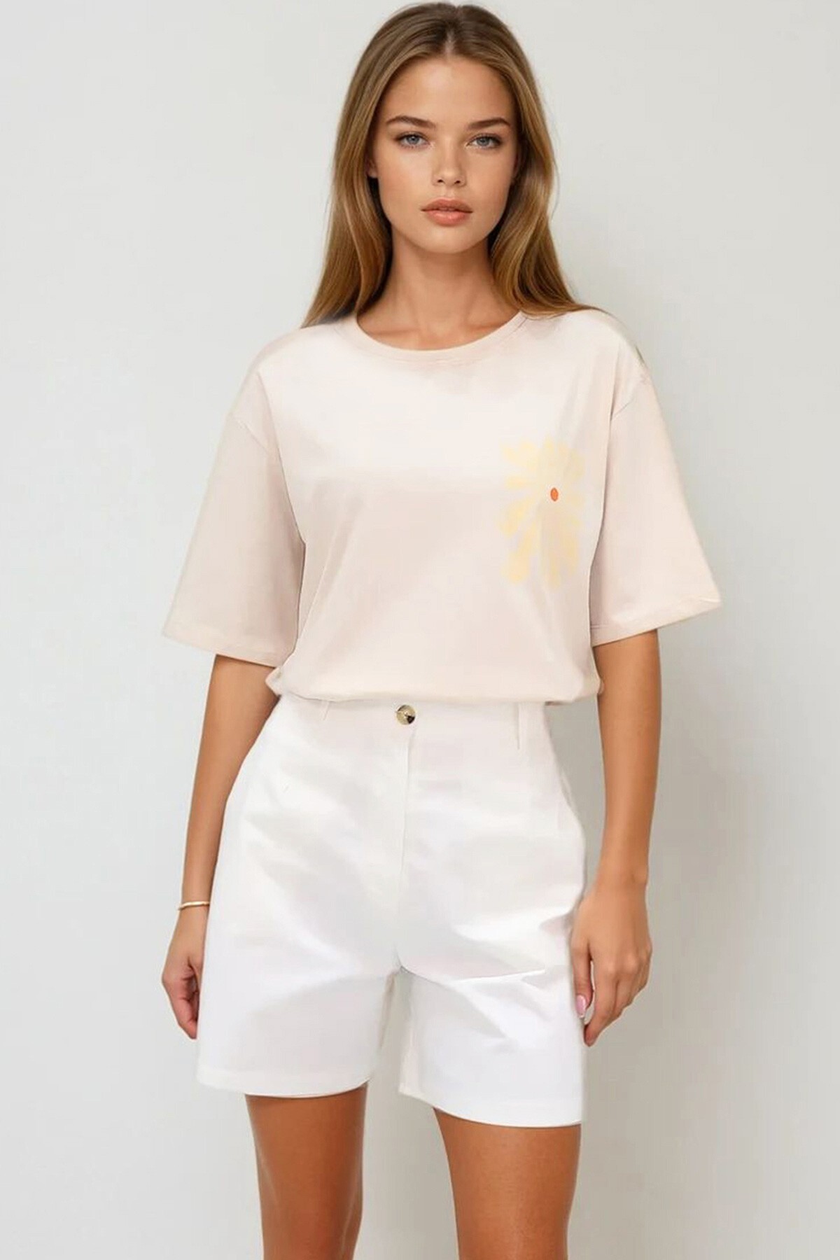 Bej Bisiklet Yaka Önü Ve Arkası Flok Baskılı %100 Pamuk Oversize T Shirt