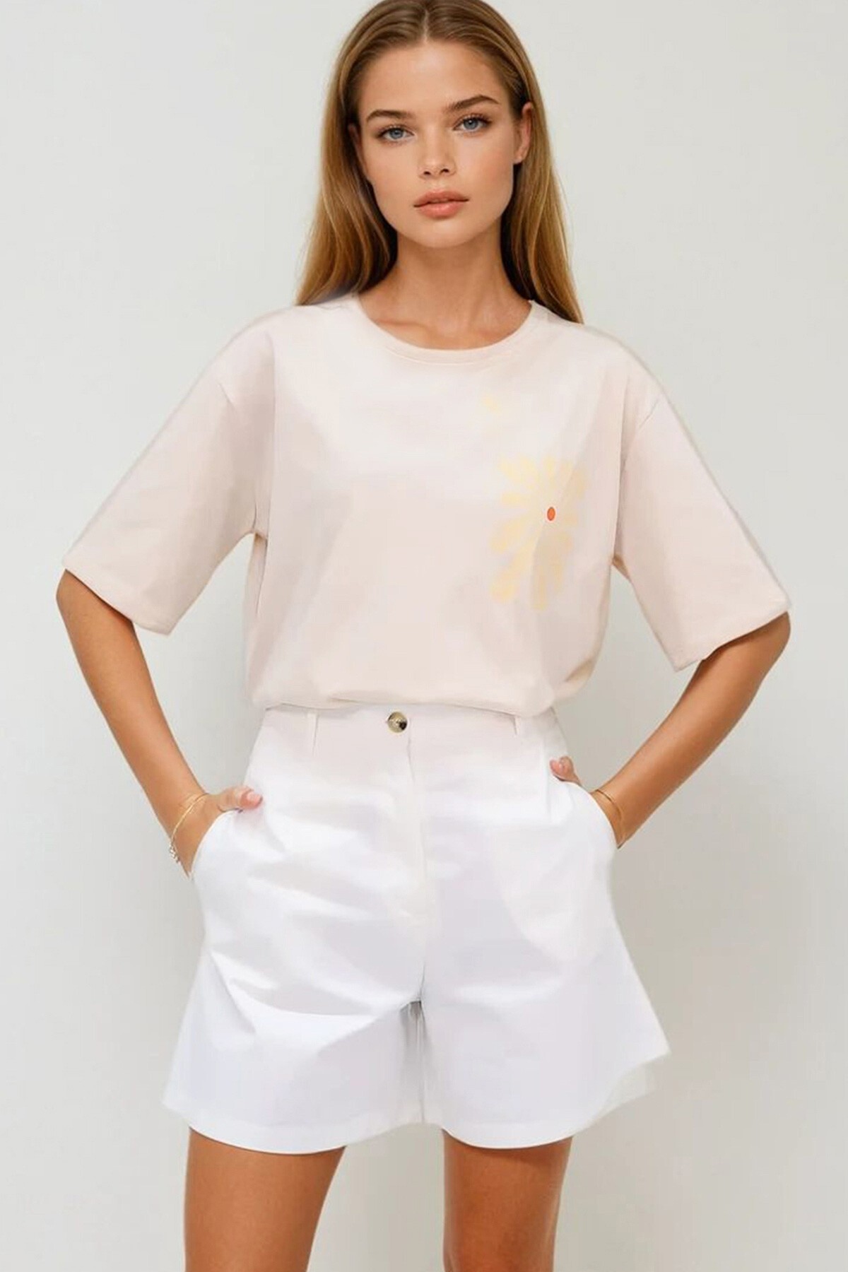 Bej Bisiklet Yaka Önü Ve Arkası Flok Baskılı %100 Pamuk Oversize T Shirt