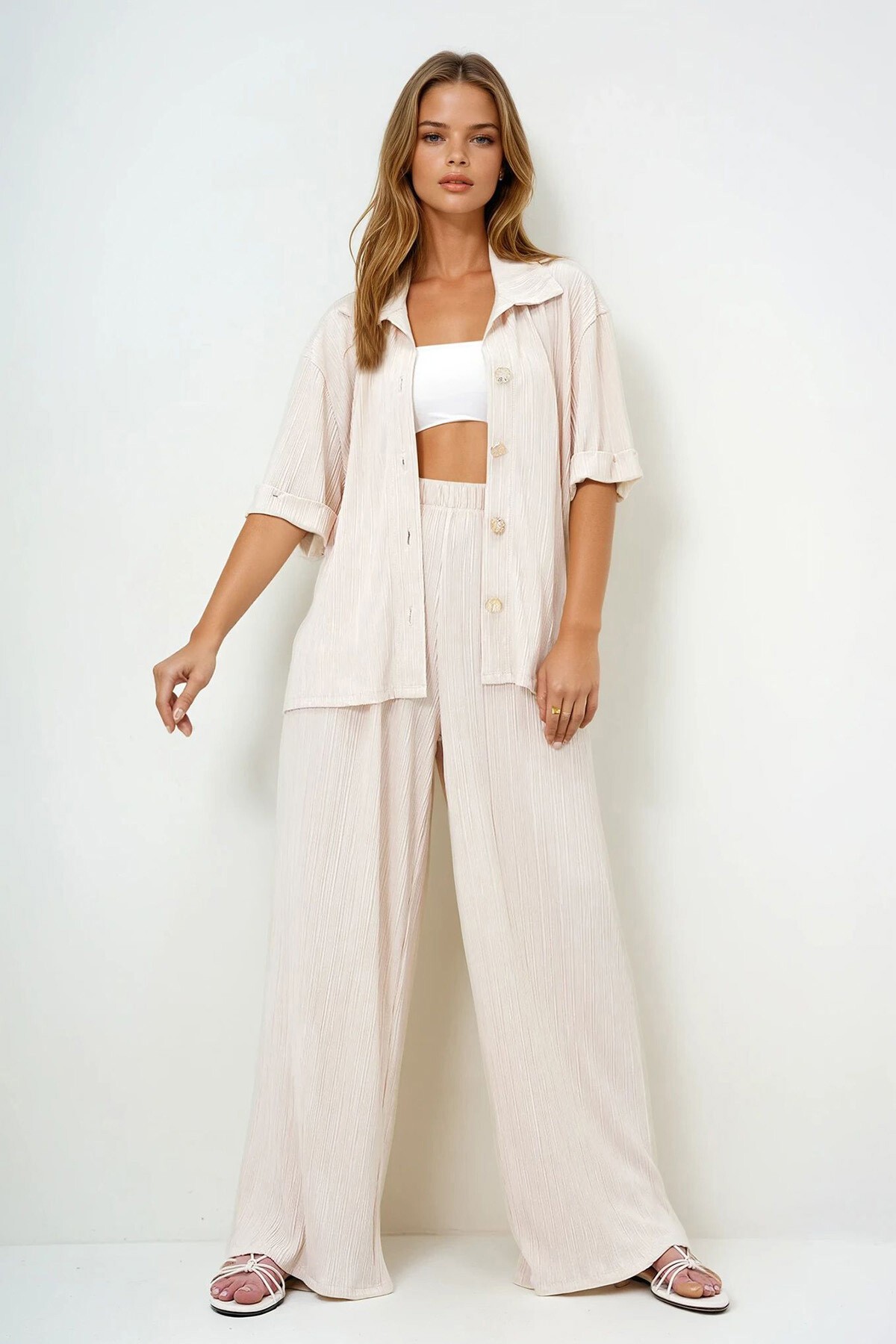 Bej Duble Manşetli Gold Düğme Detaylı Pliseli Gömlek Ve Palazzo Pantolon Takım