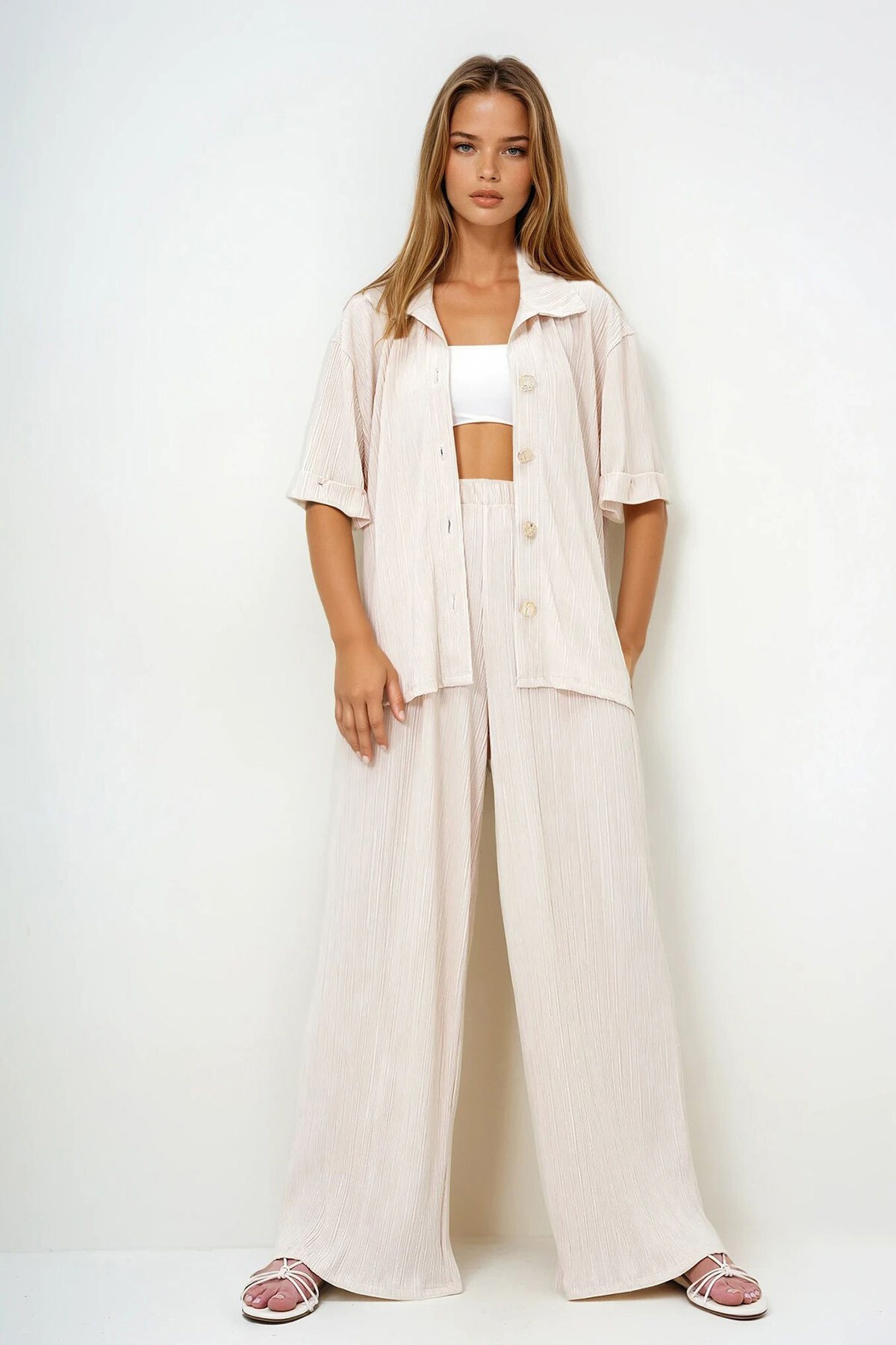 Bej Duble Manşetli Gold Düğme Detaylı Pliseli Gömlek Ve Palazzo Pantolon Takım