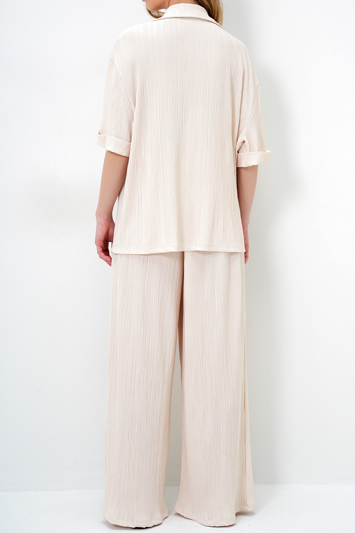 Bej Duble Manşetli Gold Düğme Detaylı Pliseli Gömlek Ve Palazzo Pantolon Takım