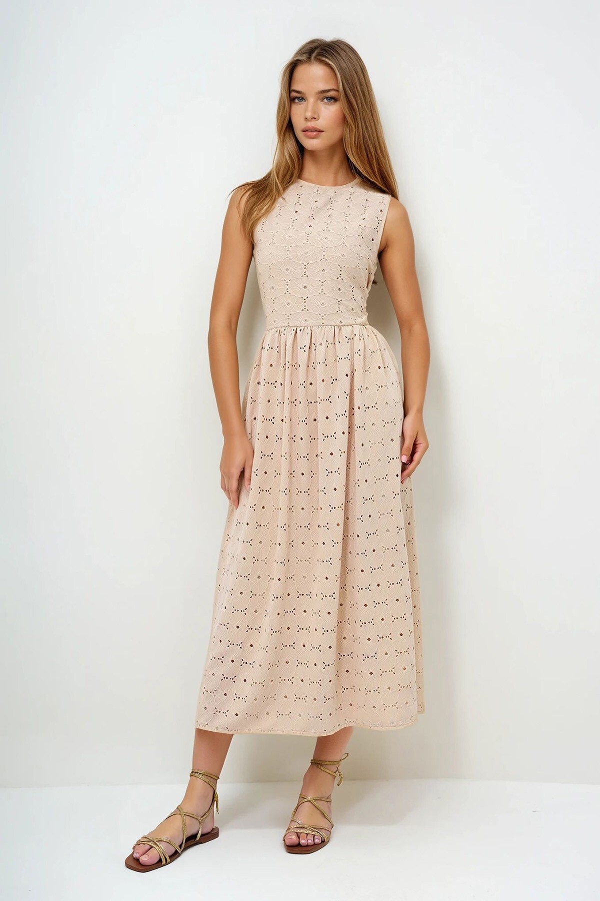 Bej Gizli Fermuarlı Kolsuz Premium Güpür Elbise