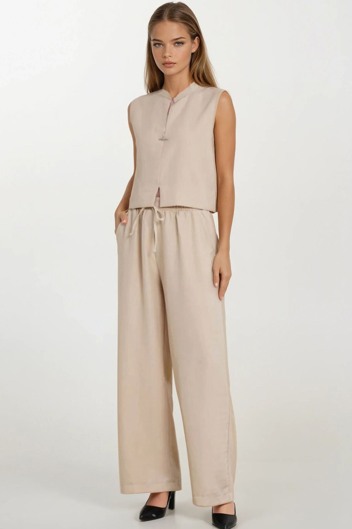 Bej Hakim Yaka Aksesuar Kapamalı Bluz Ve Bağcıklı Palazzo Pantolon Takım
