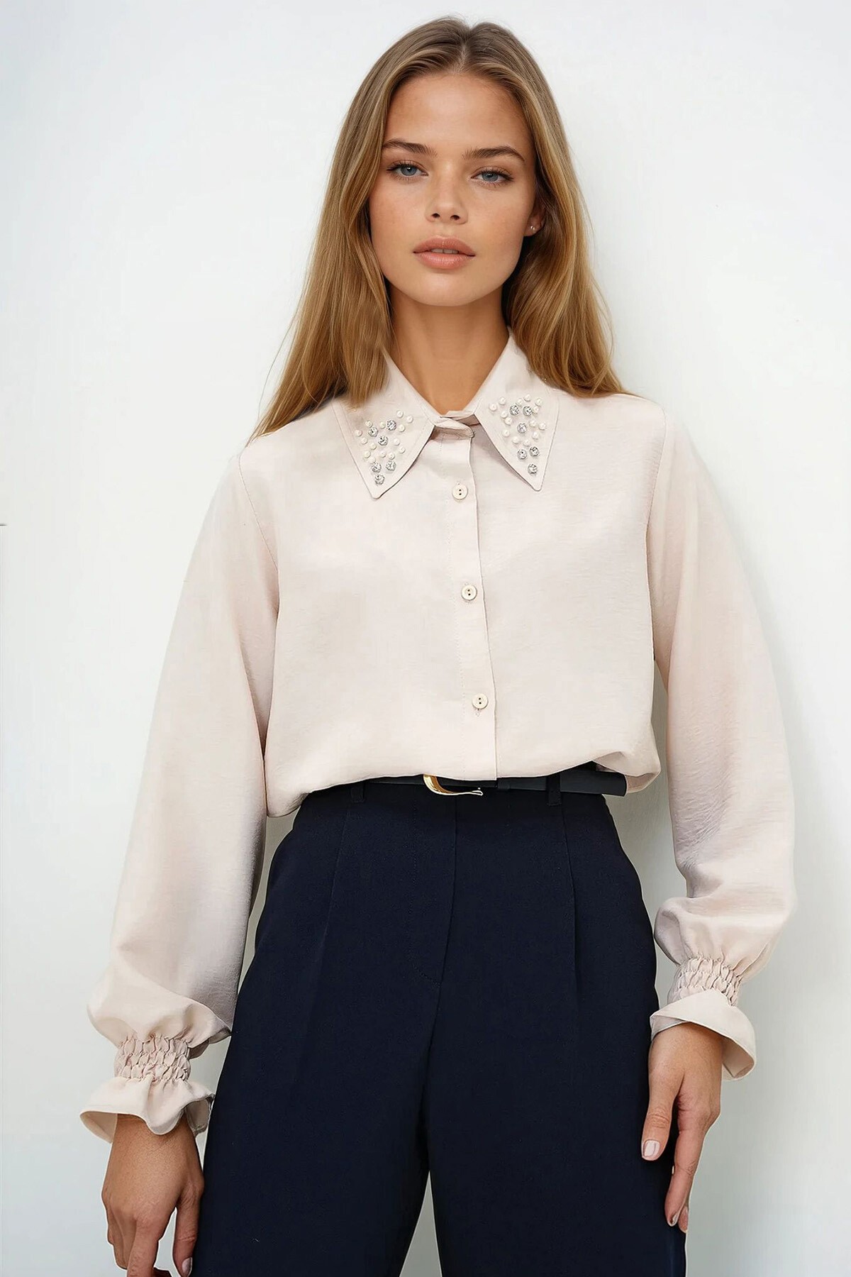Bej İnci Ve Taş İşlemeli Aerobin Gömlek