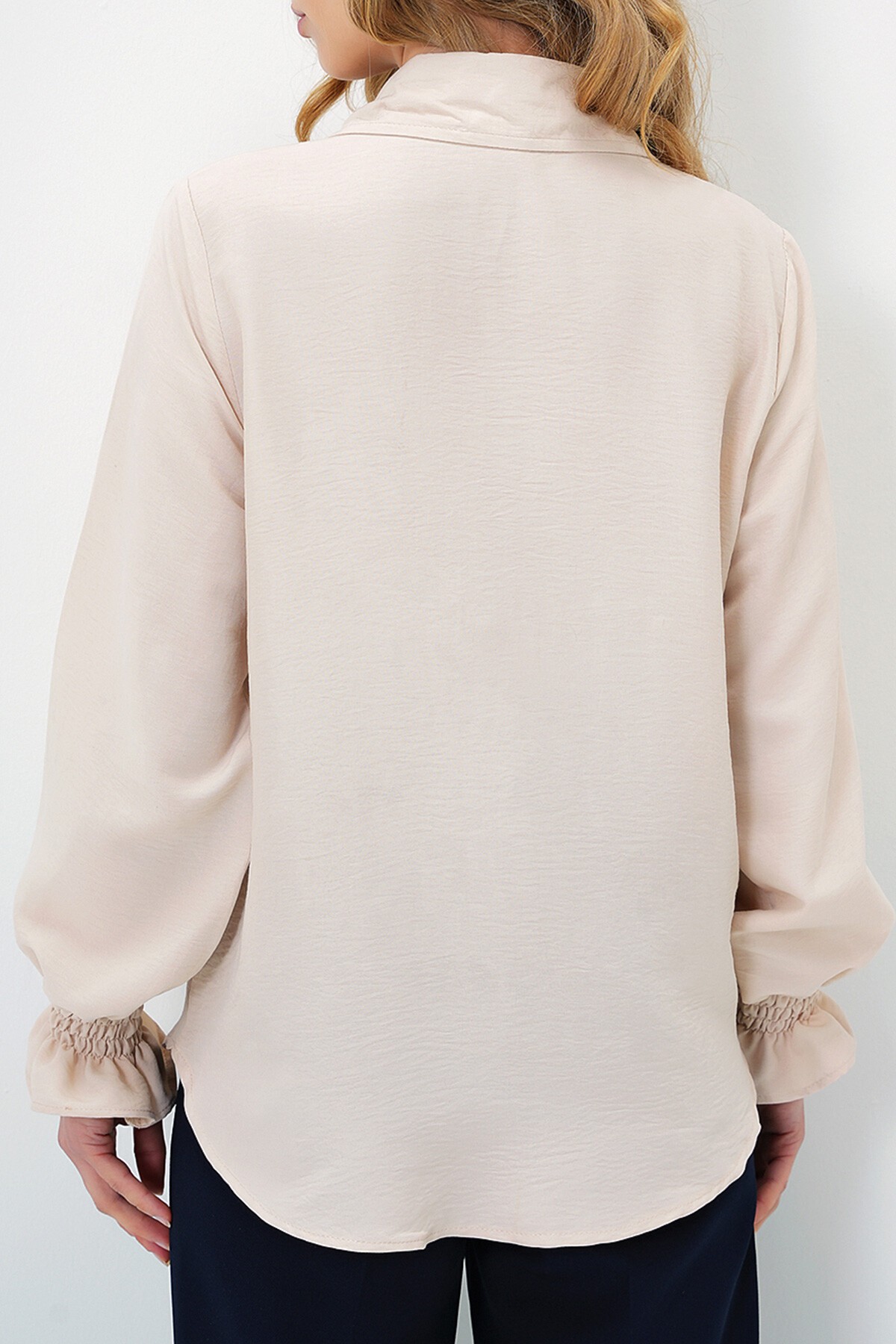 Bej İnci Ve Taş İşlemeli Aerobin Gömlek