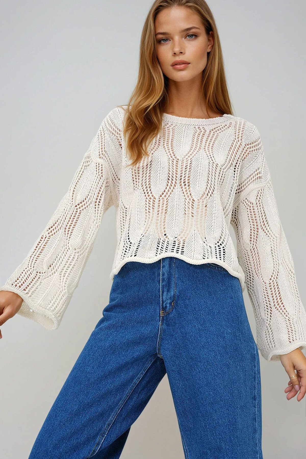 Bej Kayık Yaka Arkası Yırtmaçlı Ajurlu Yazlık Triko Bluz