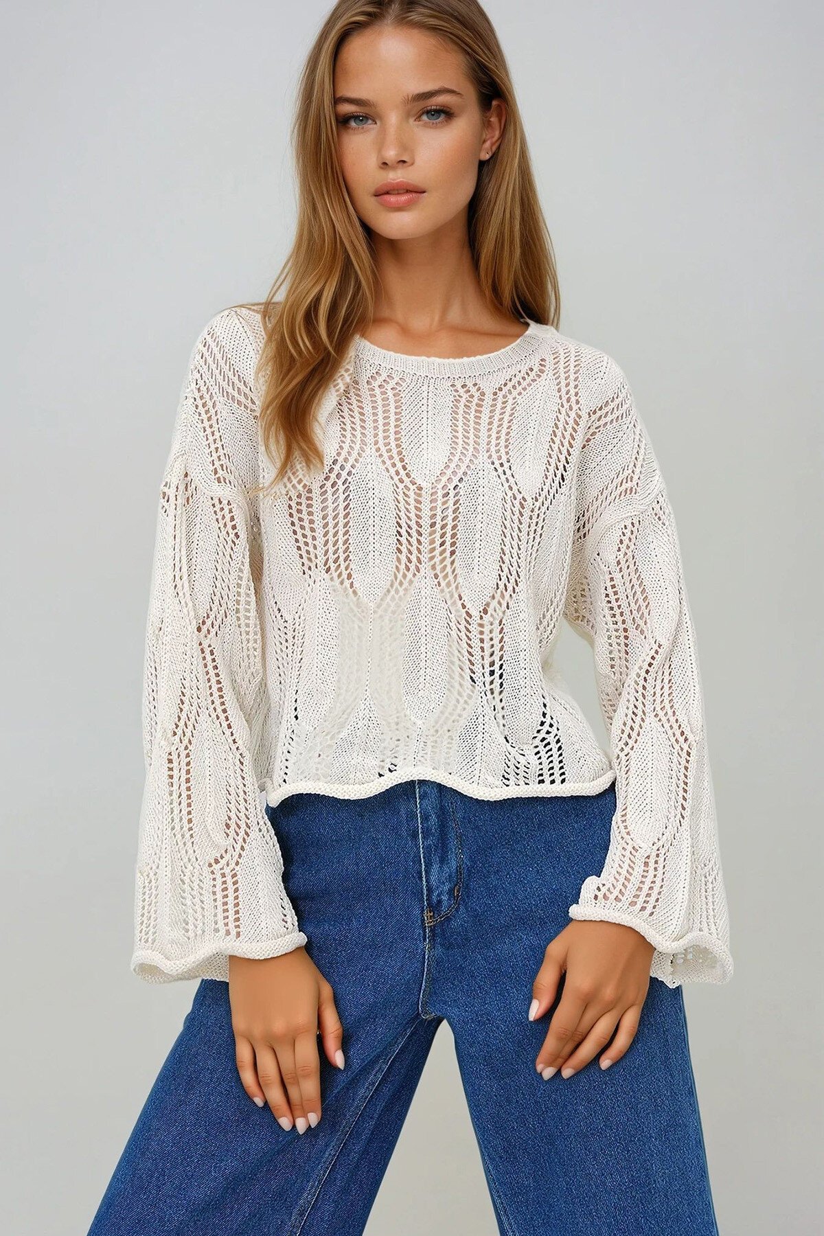 Bej Kayık Yaka Arkası Yırtmaçlı Ajurlu Yazlık Triko Bluz