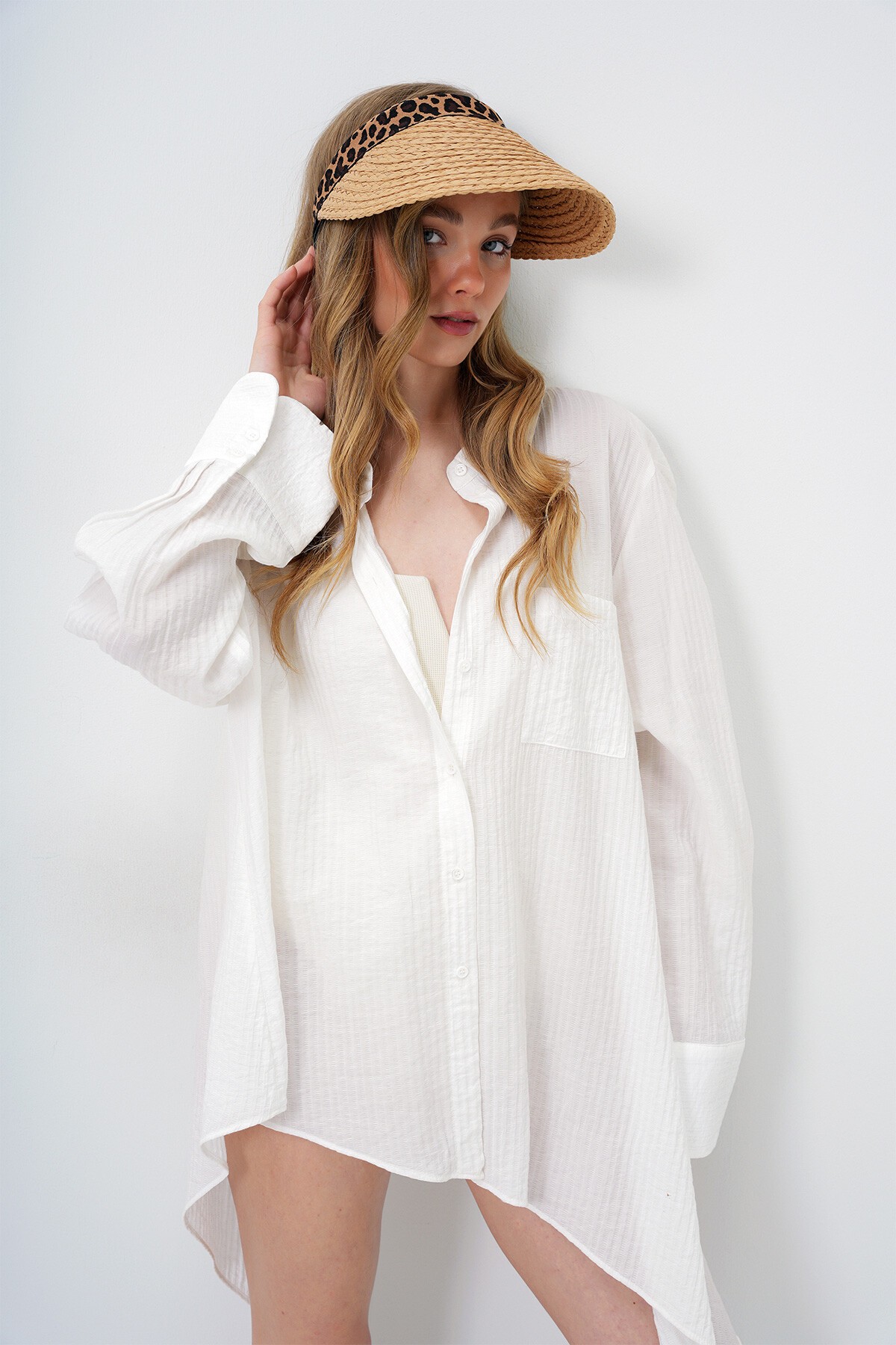 Bej Leopar Desenli Hasır Siperli Vizör Şapka