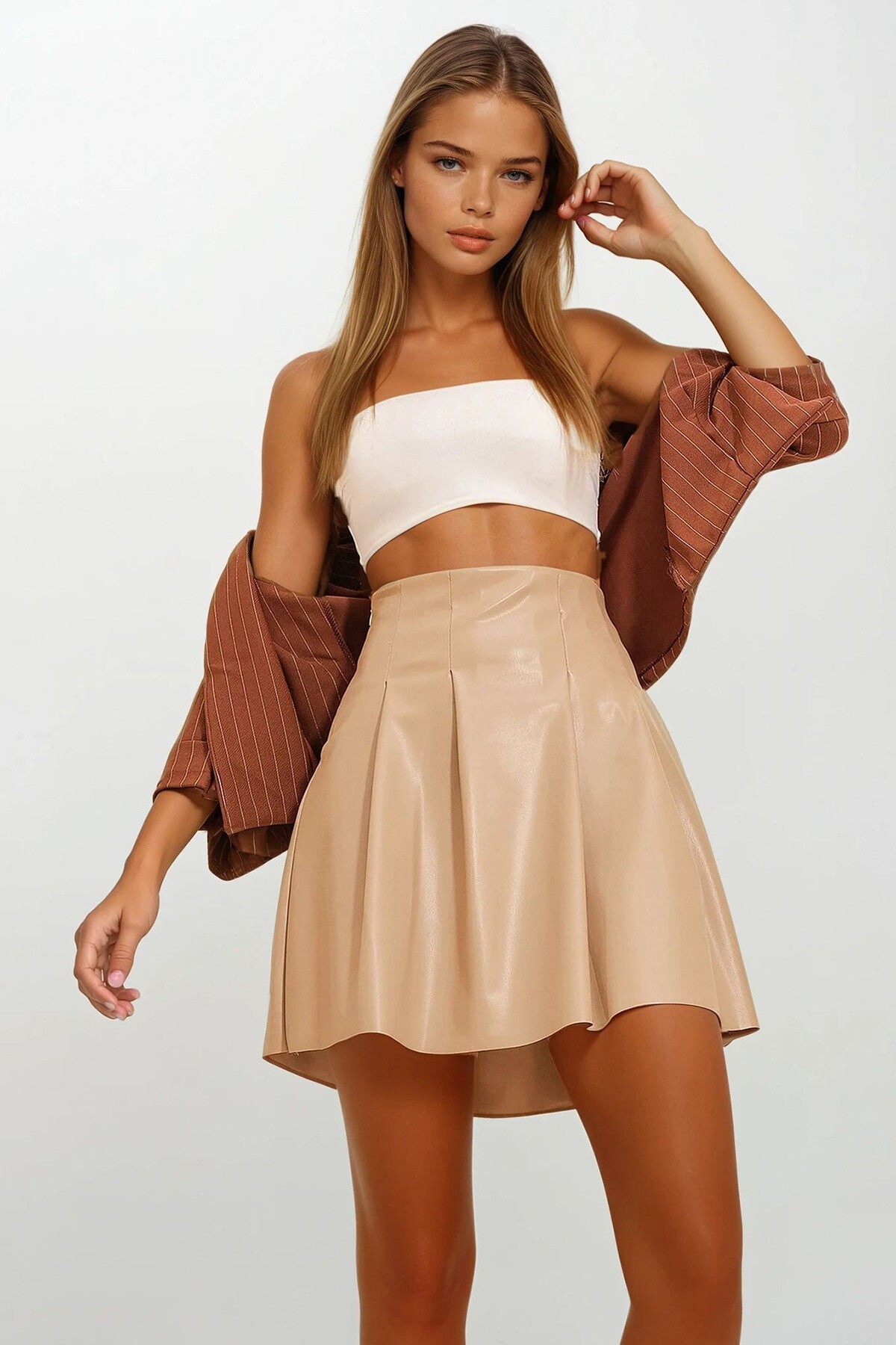 Bej Pilise Detaylı Suni Deri Etek