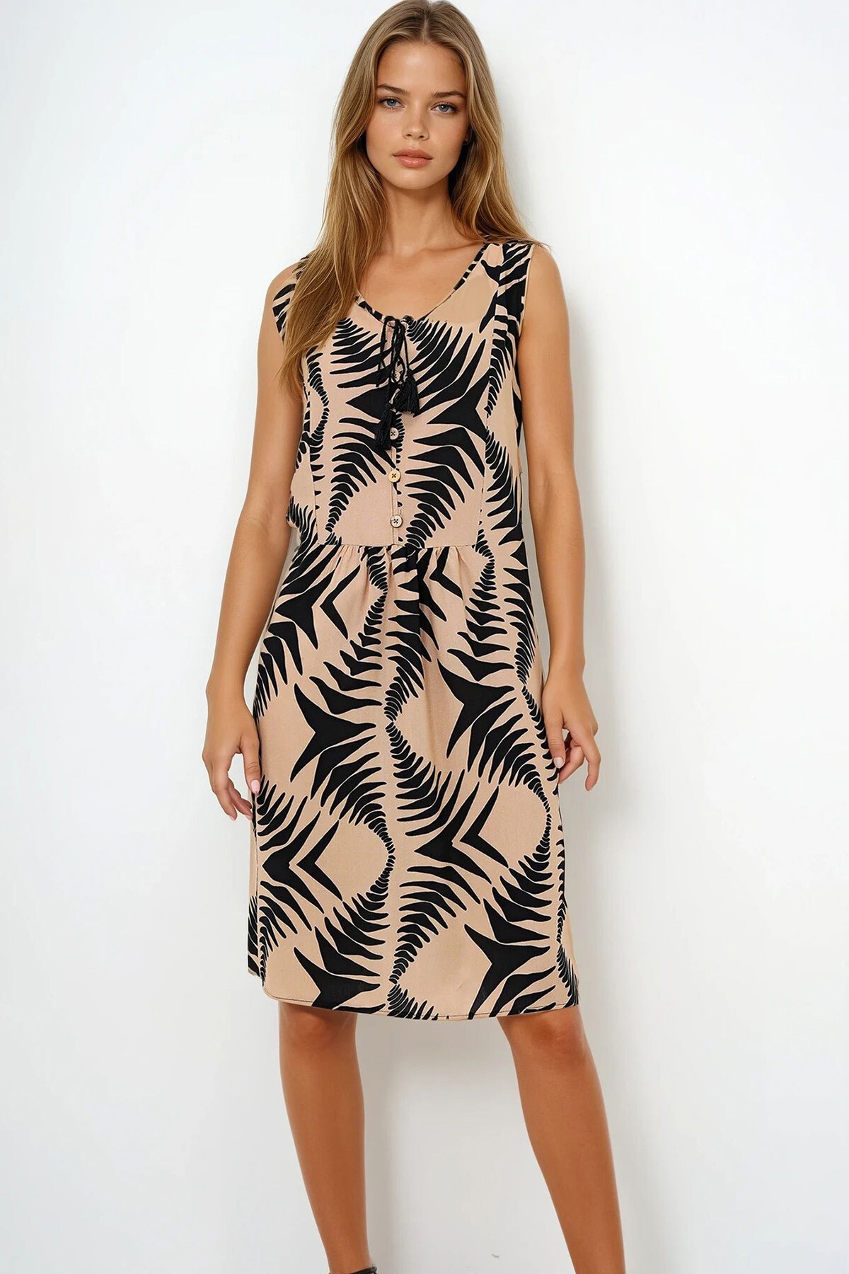 Bej Siyah Bisiklet Yaka Bağlama Detaylı Midi Boy Yazlık Elbise