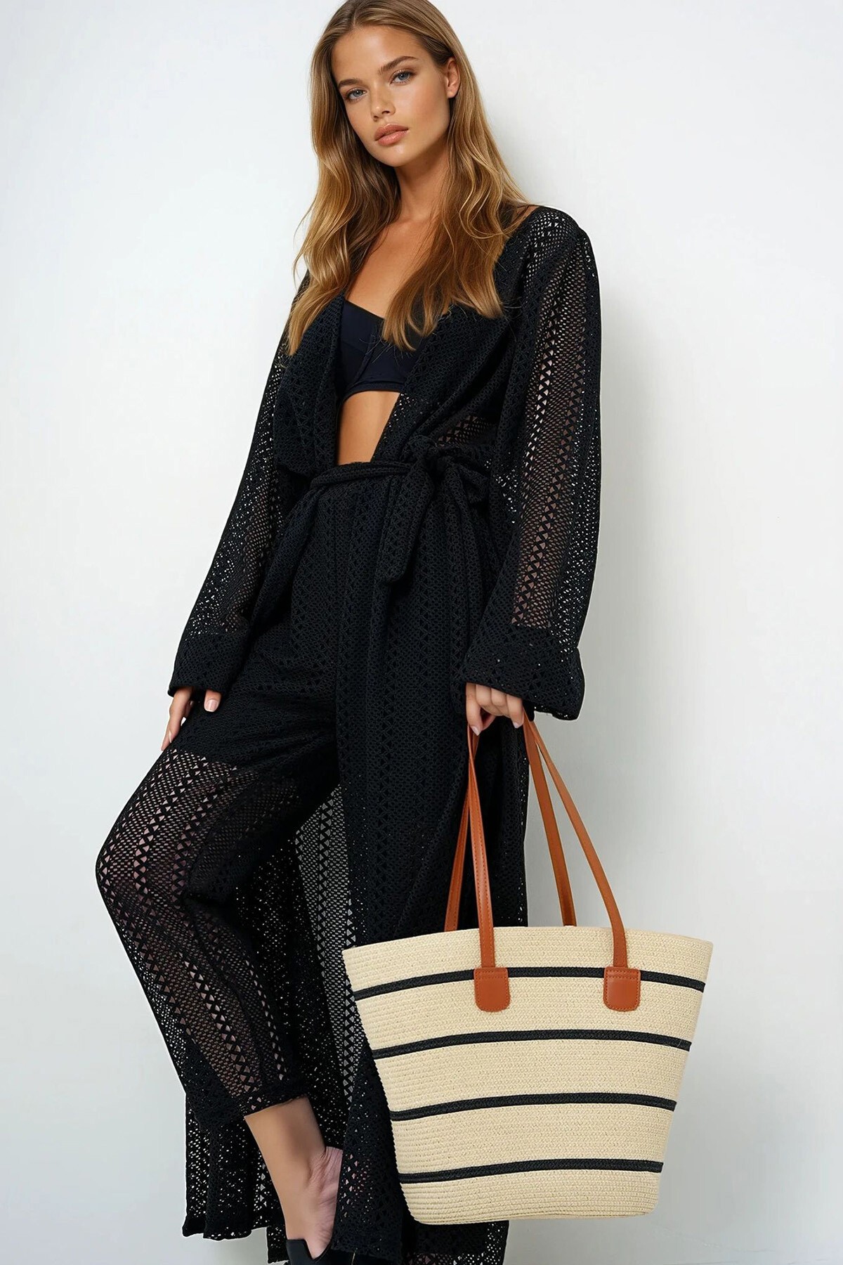 Bej Siyah Deri Kordonlu Çizgi Desenli Hasır Büyük Boy Plaj Çantası