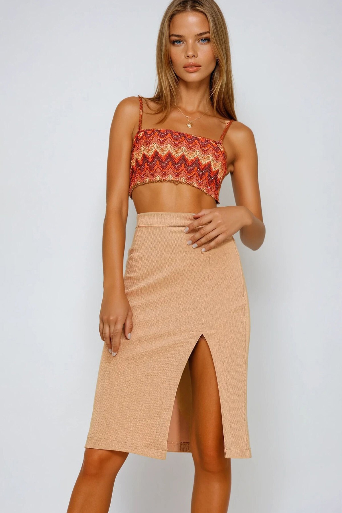 Bej Yırtmaçlı Arkası Fermuarlı Midiboy Etek