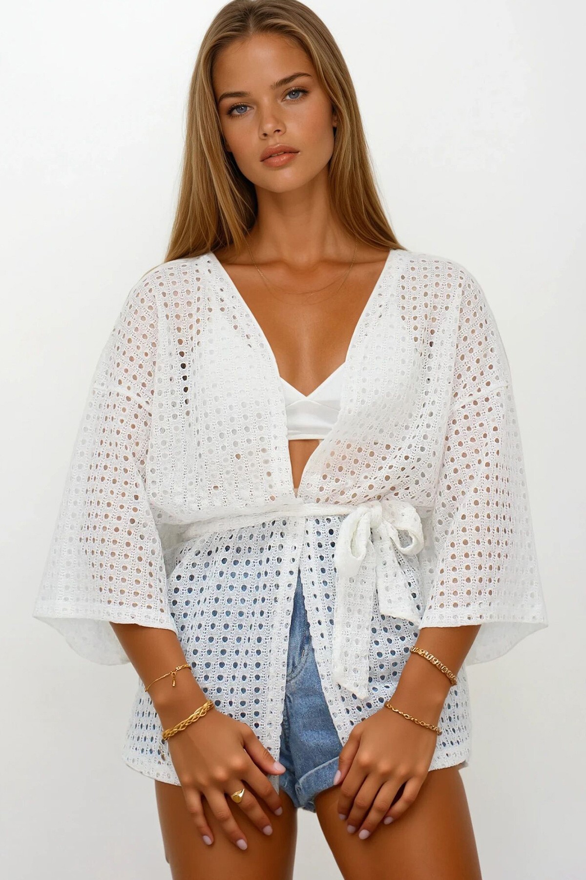 Beyaz Bağlama Detaylı Ajurlu Dantel Kimono Ceket