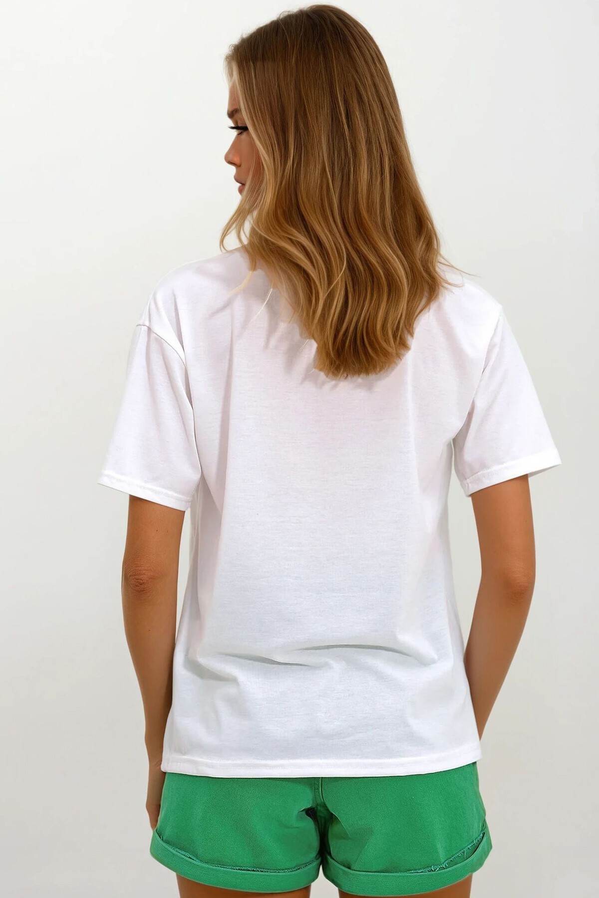 Beyaz Bisiklet Yaka Flok Baskılı T-Shirt