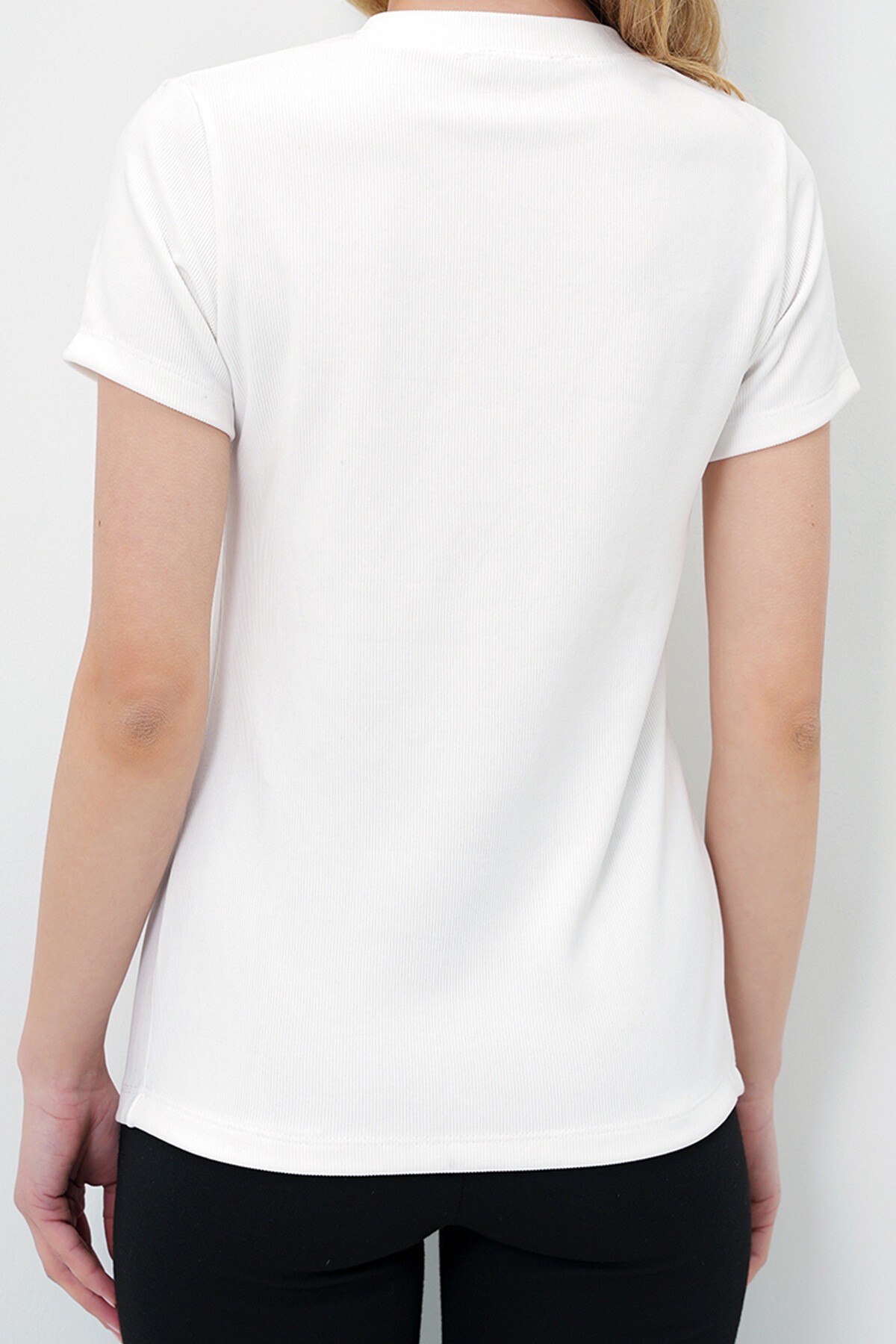 Beyaz Bisiklet Yaka Gold Düğme Detaylı Yırtmaçlı Ottoban Bluz