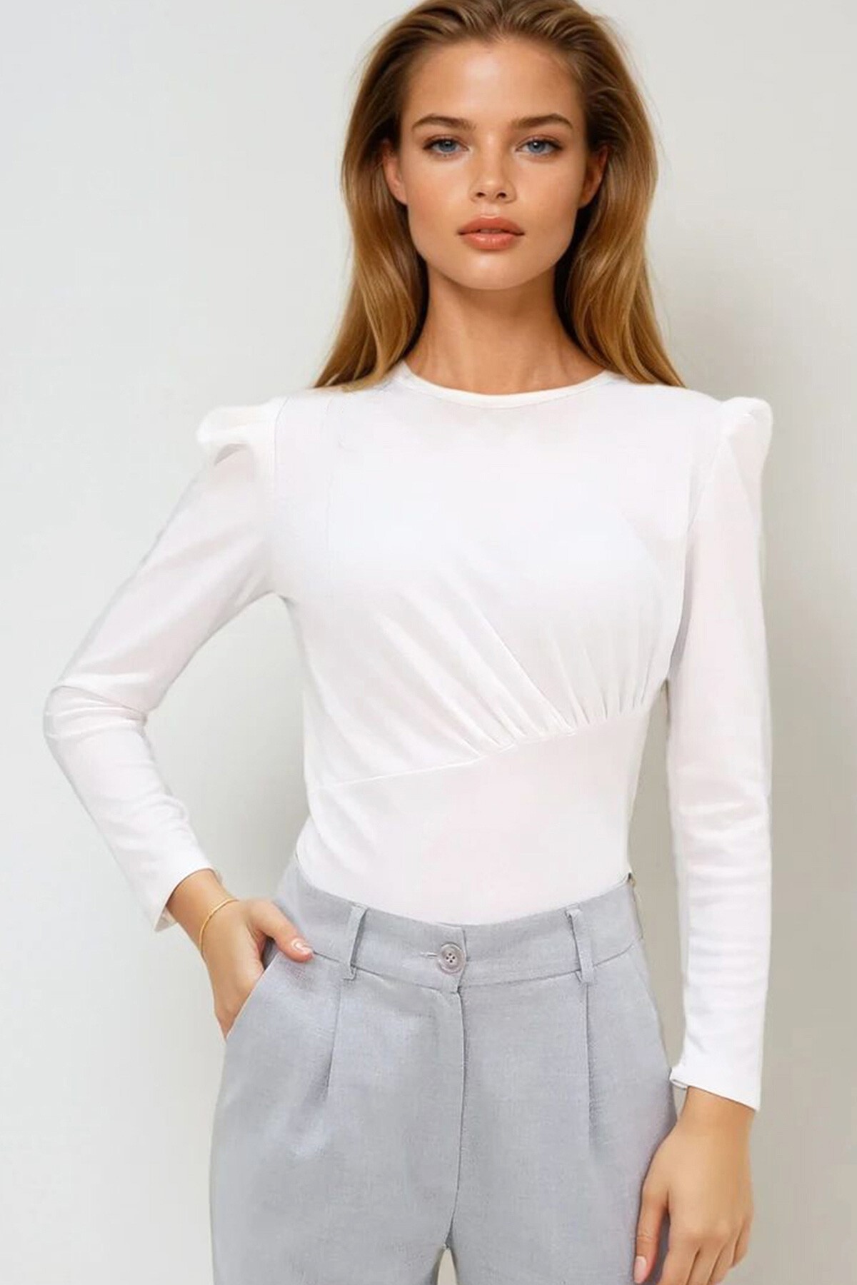 Beyaz Bisiklet Yaka Prenses Kol Önü Büzgü Detaylı Crep Örme Bluz