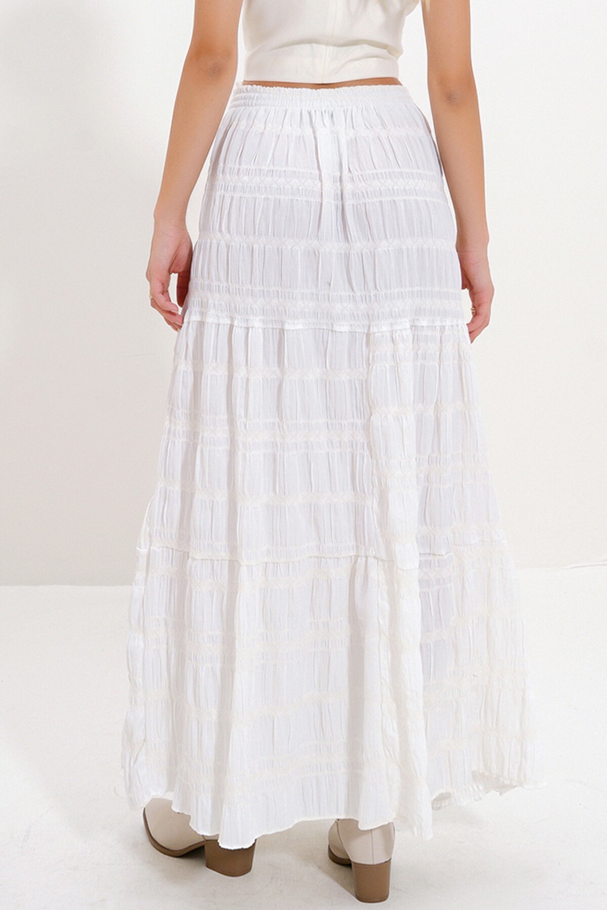 Beyaz Dantel Detaylı Bohem Etek